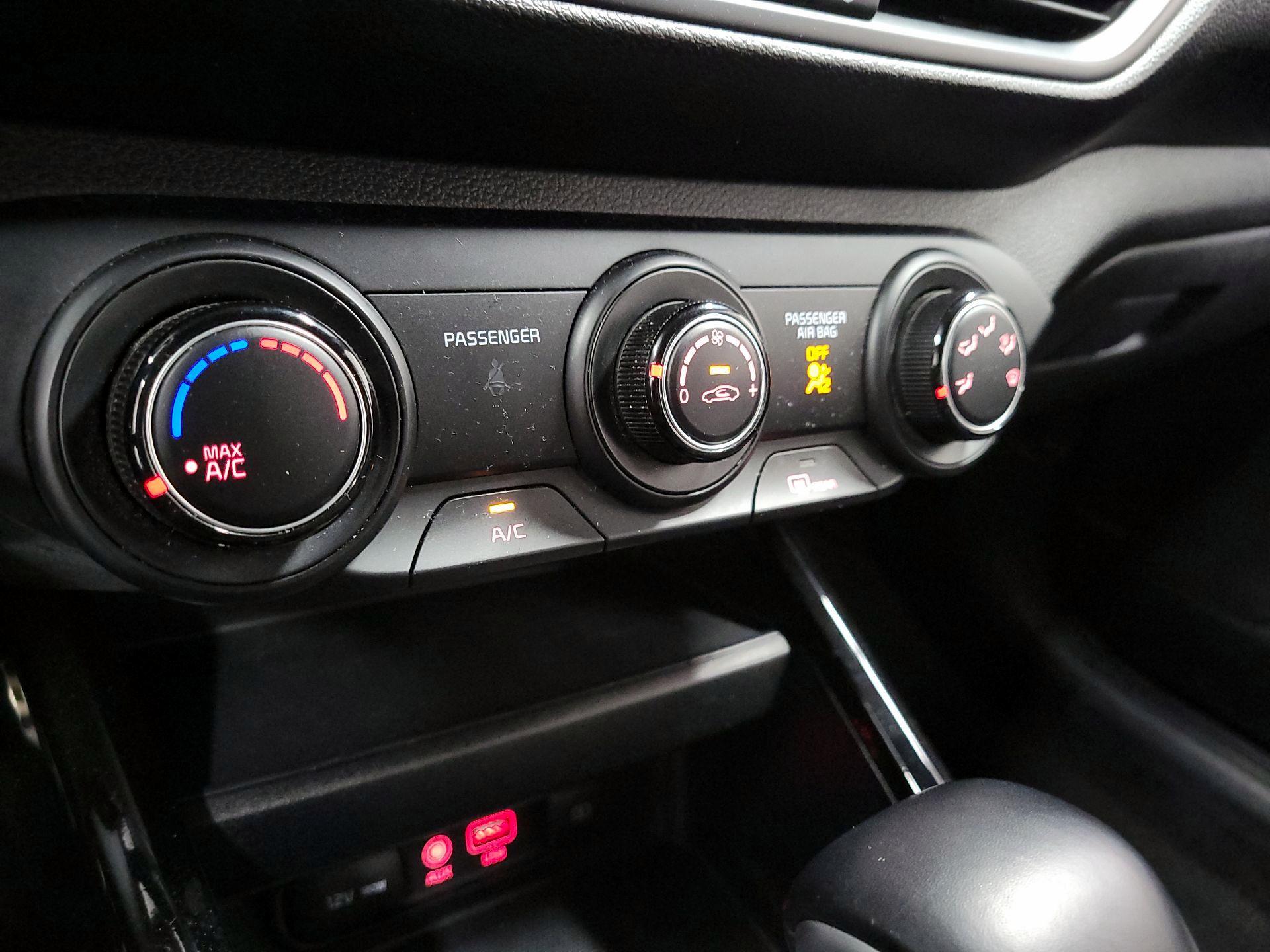 Thumbnail: 2021 Kia Forte - 16