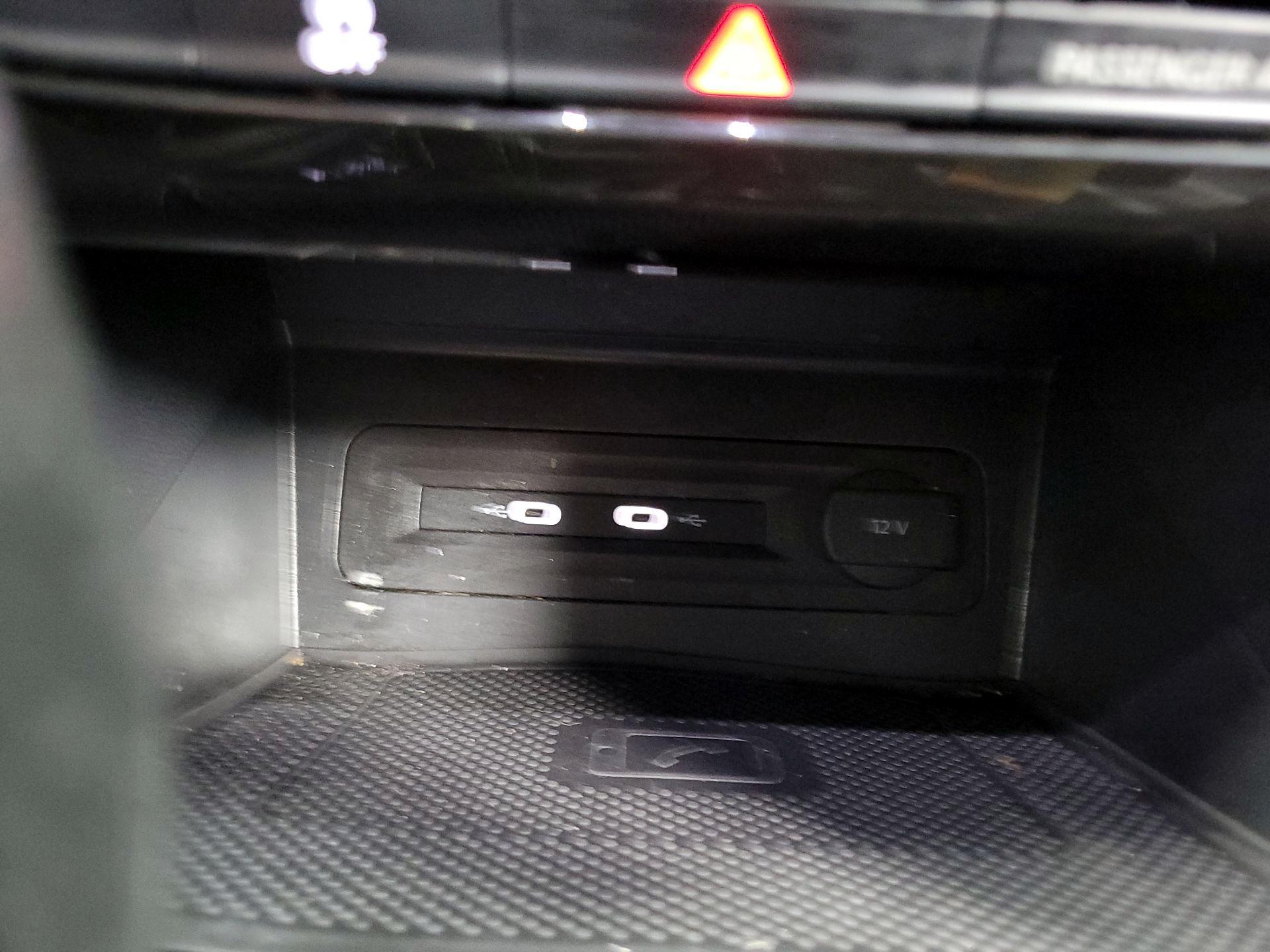 Thumbnail: 2022 Volkswagen Atlas - 18