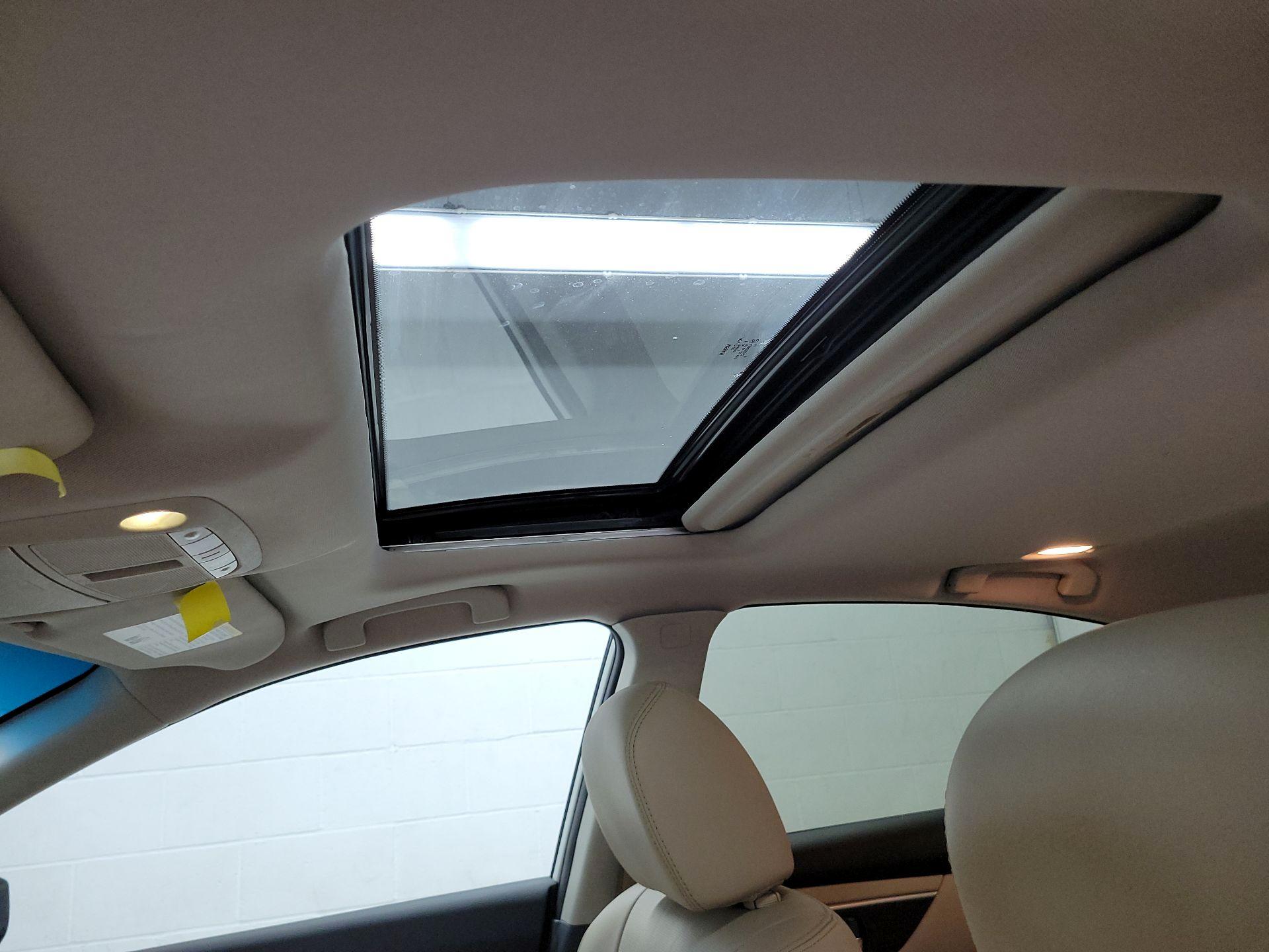 Thumbnail: 2015 Nissan Altima - 18