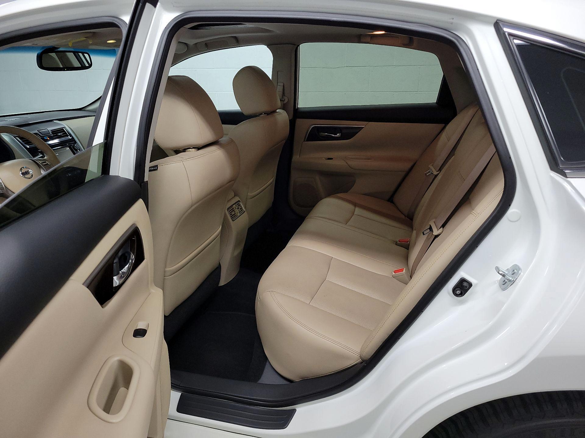 Thumbnail: 2015 Nissan Altima - 19