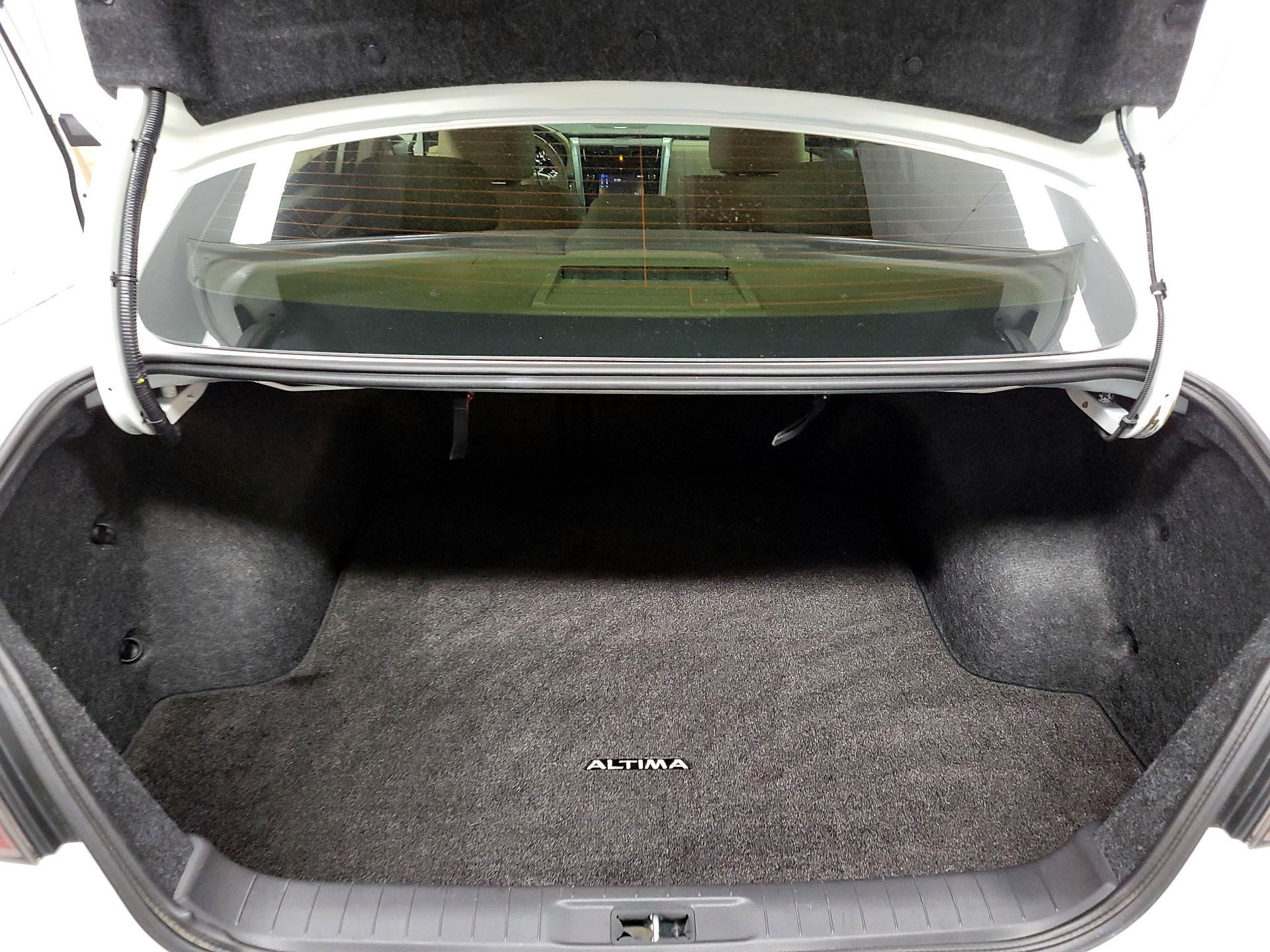 Thumbnail: 2015 Nissan Altima - 20