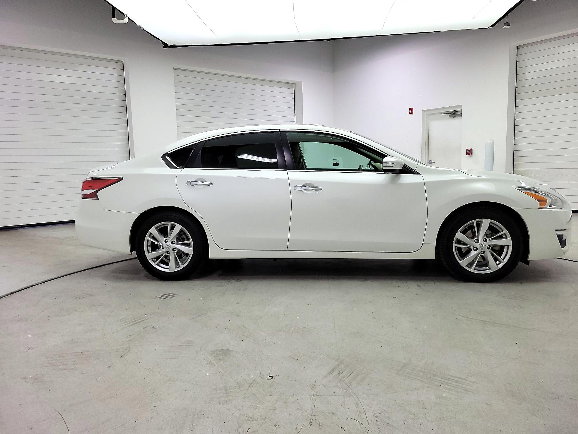 Thumbnail: 2015 Nissan Altima - 4