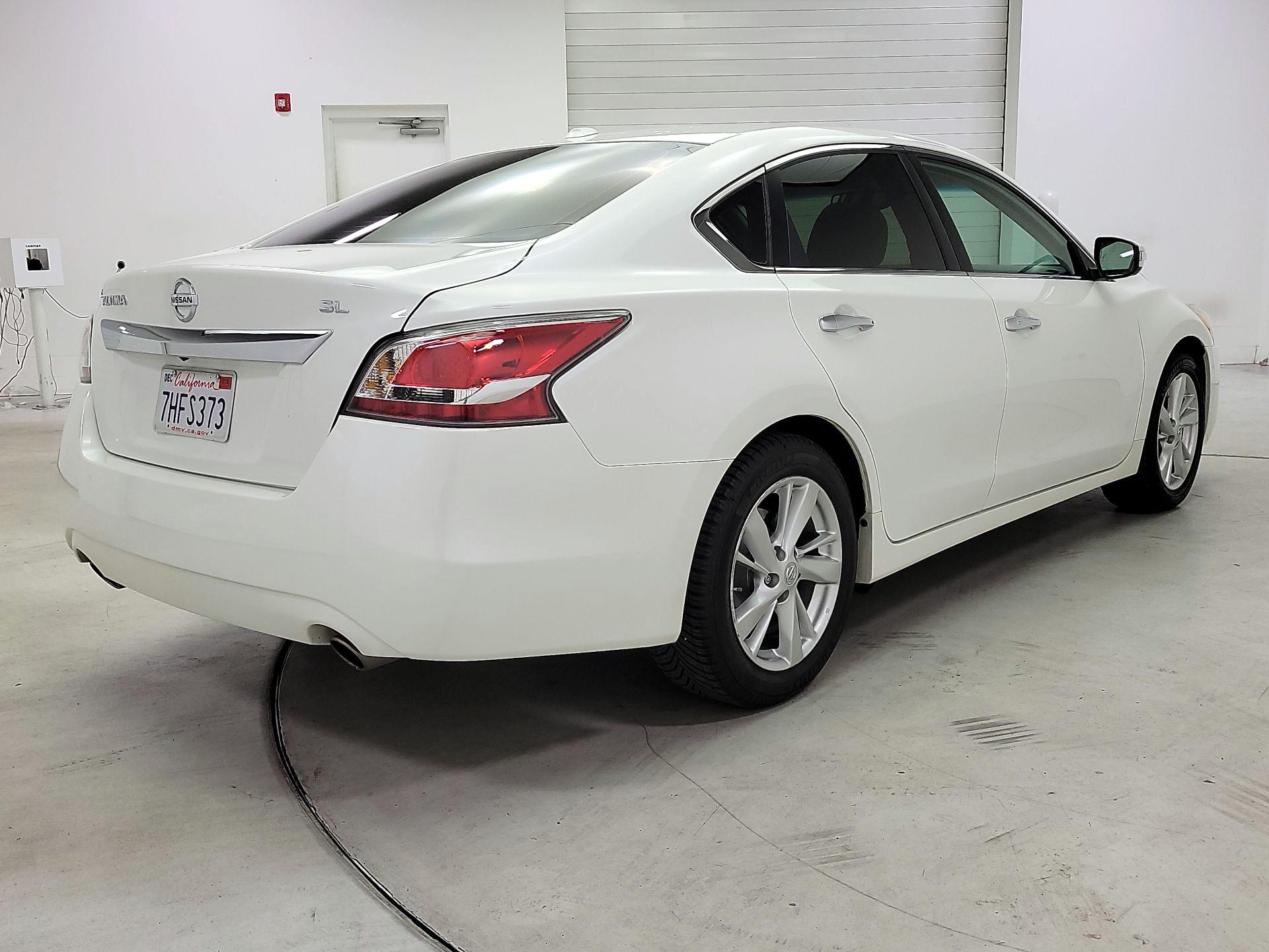 Thumbnail: 2015 Nissan Altima - 5