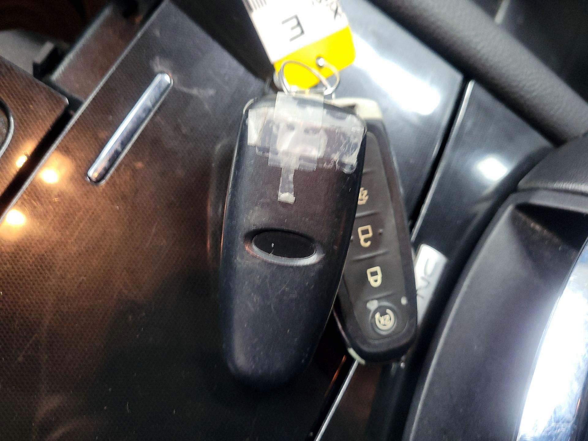 Thumbnail: 2017 Ford Taurus - 20