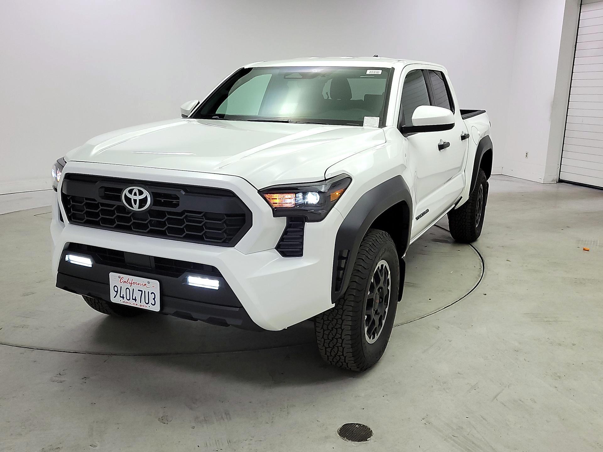 Thumbnail: 2025 Toyota Tacoma - 3