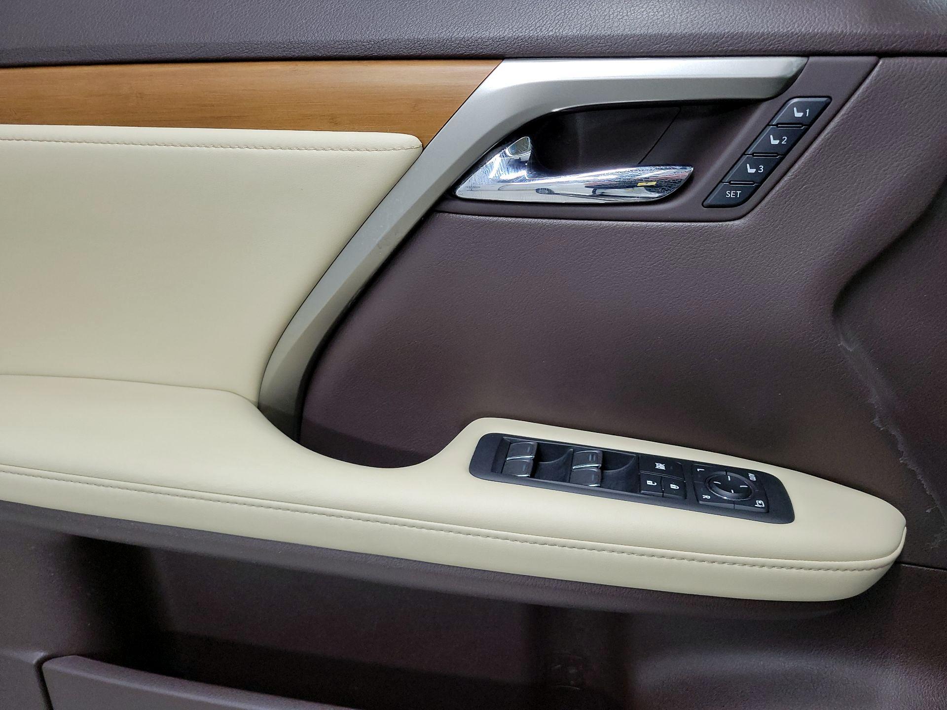 Thumbnail: 2020 Lexus RX - 10