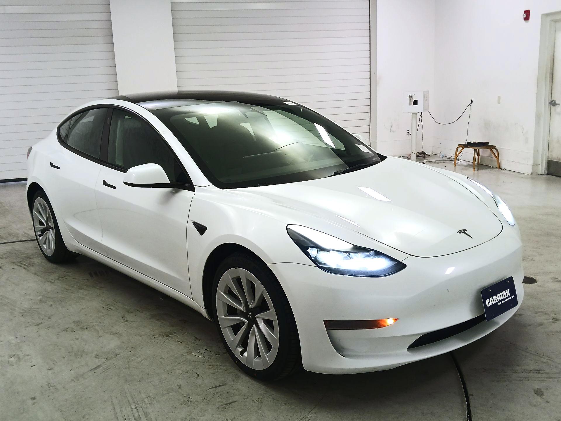 Thumbnail: 2023 Tesla Model 3 - 1