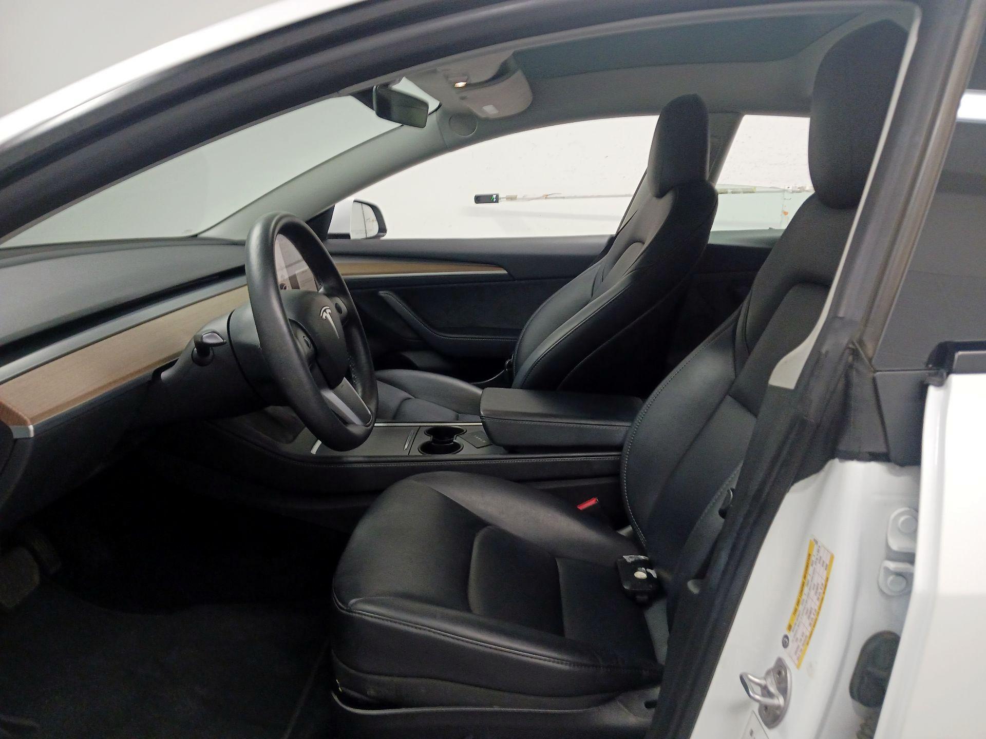 Thumbnail: 2023 Tesla Model 3 - 9