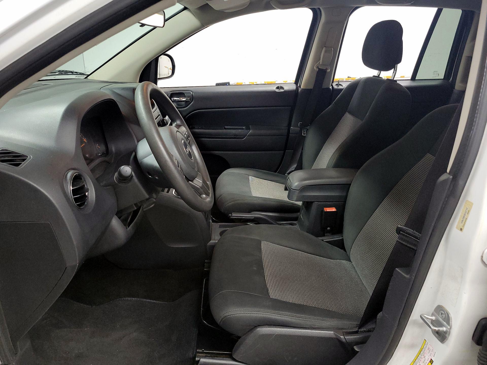 Thumbnail: 2014 Jeep Compass - 11