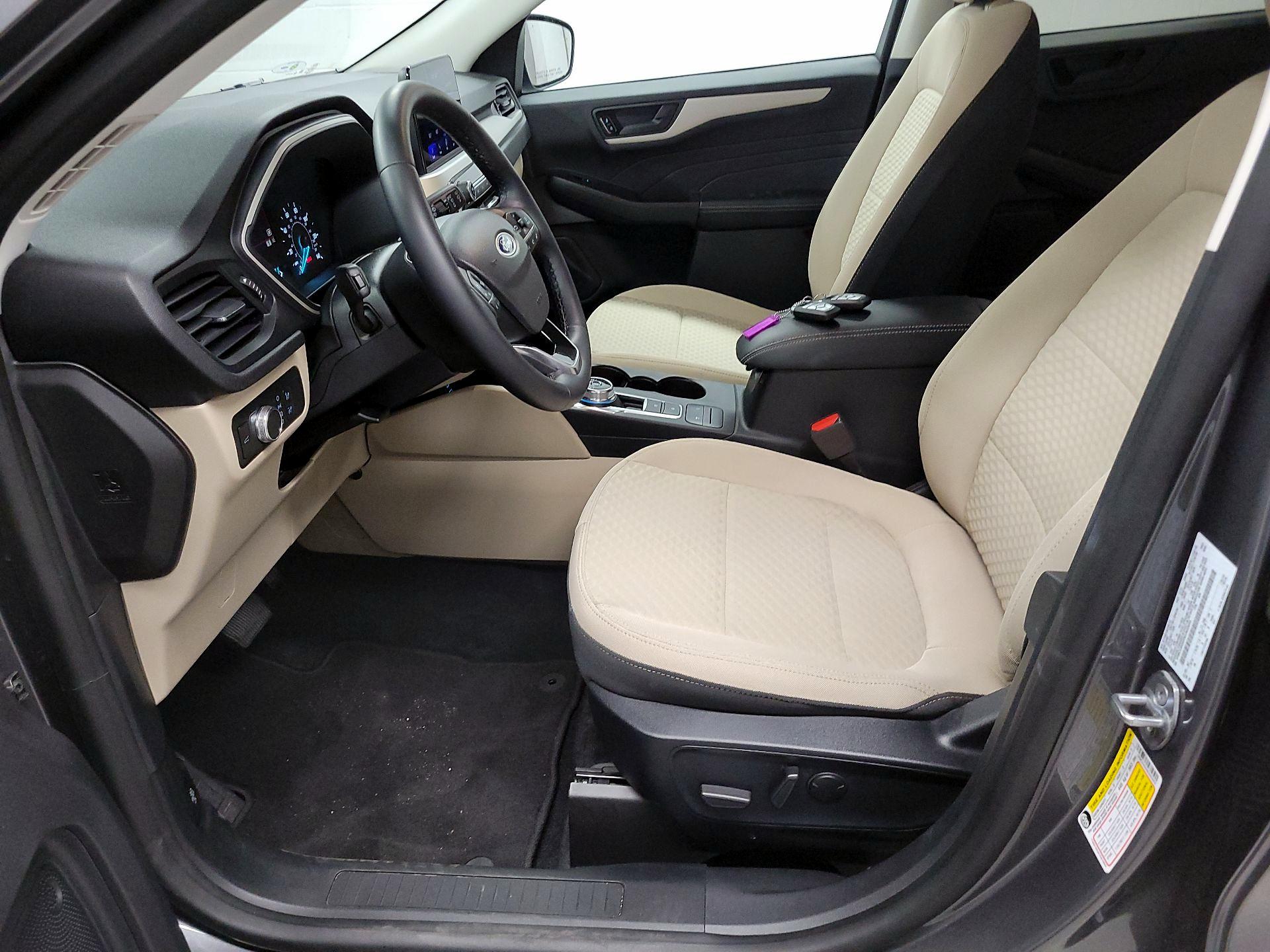 Thumbnail: 2022 Ford Escape - 9