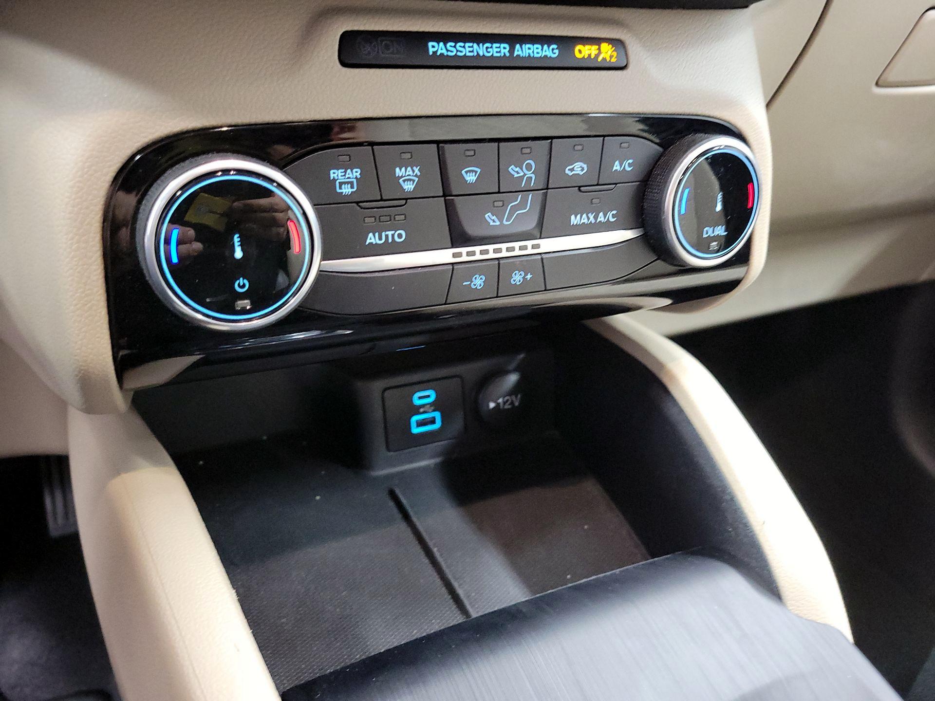 Thumbnail: 2022 Ford Escape - 12