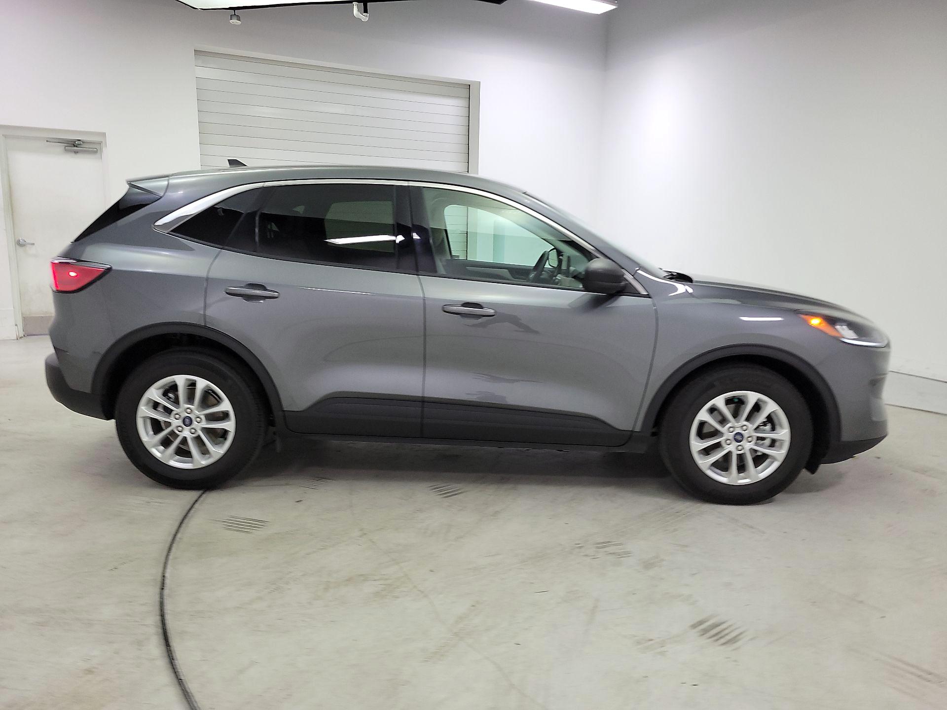 Thumbnail: 2022 Ford Escape - 4