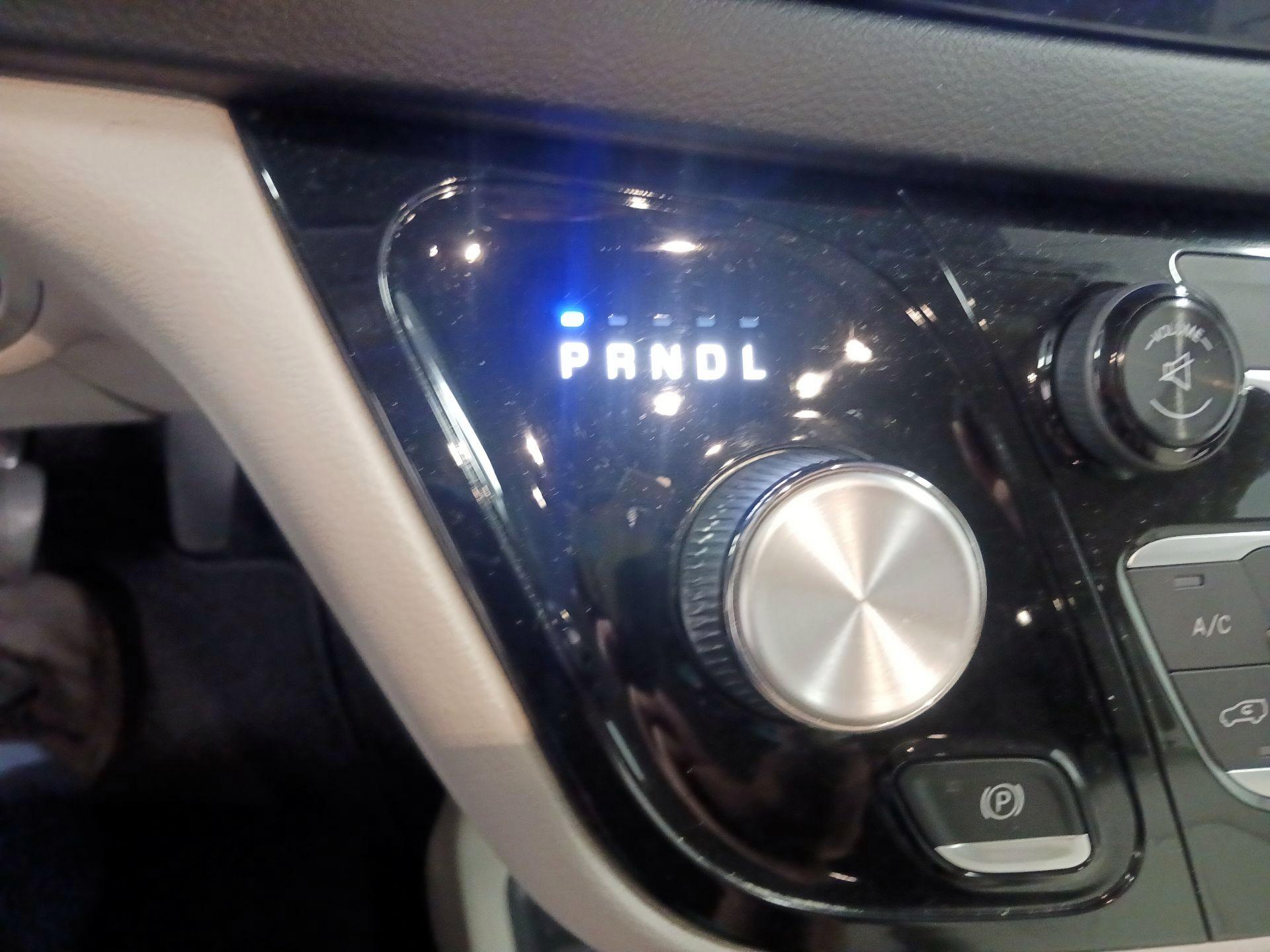 Thumbnail: 2017 Chrysler Pacifica - 17