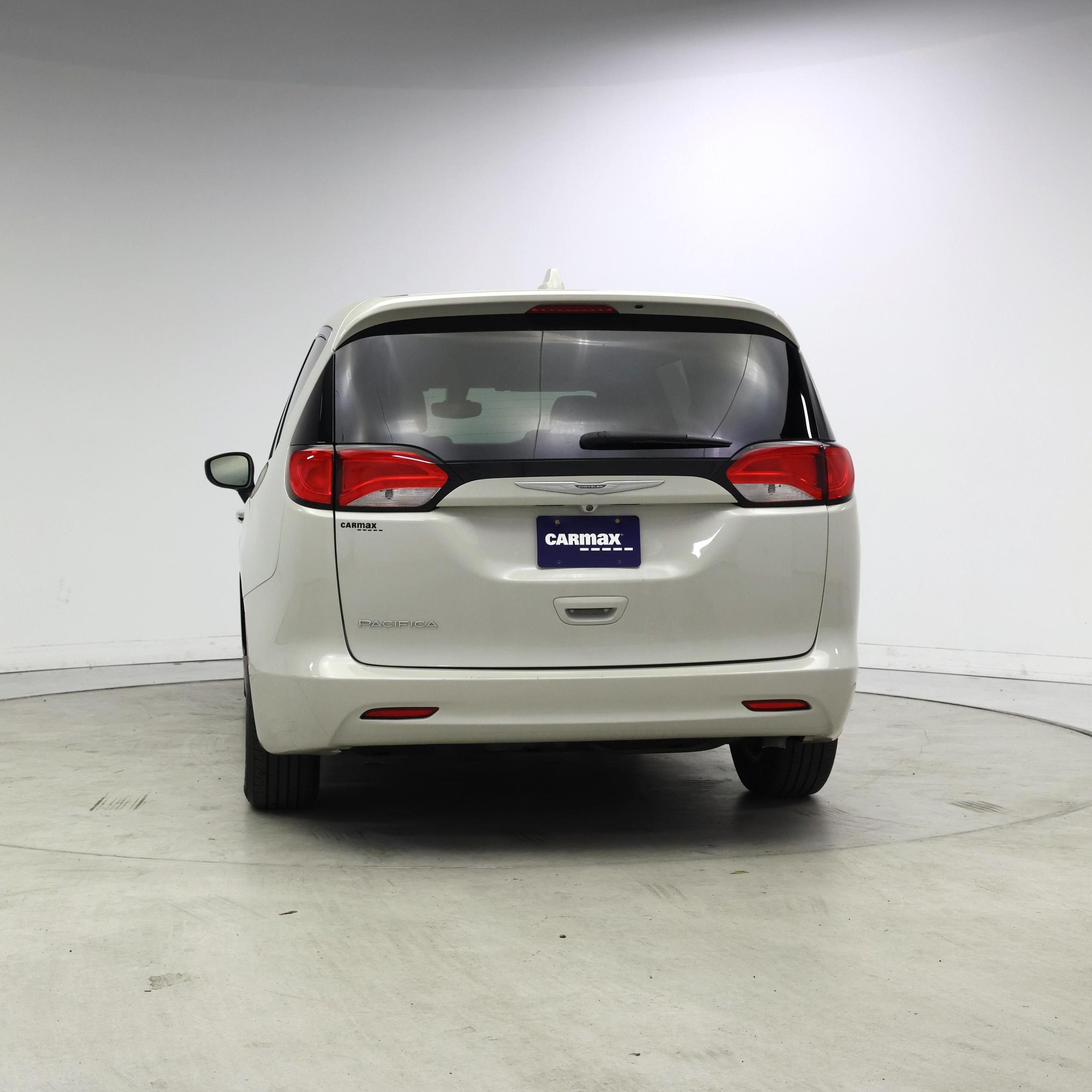 Thumbnail: 2017 Chrysler Pacifica - 6