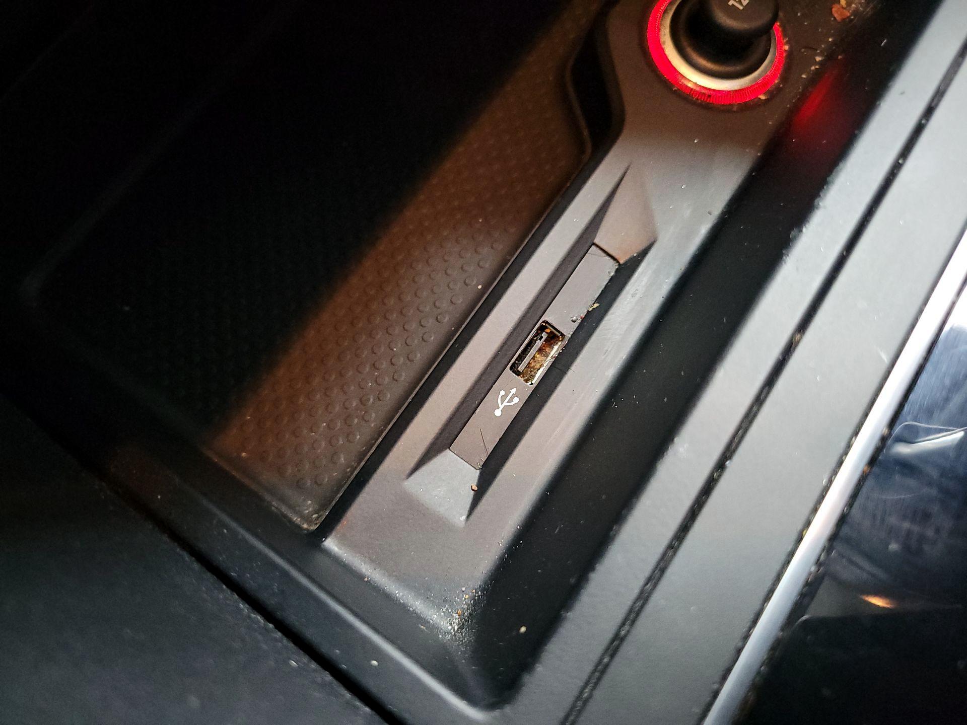 Thumbnail: 2016 Volkswagen Passat - 18