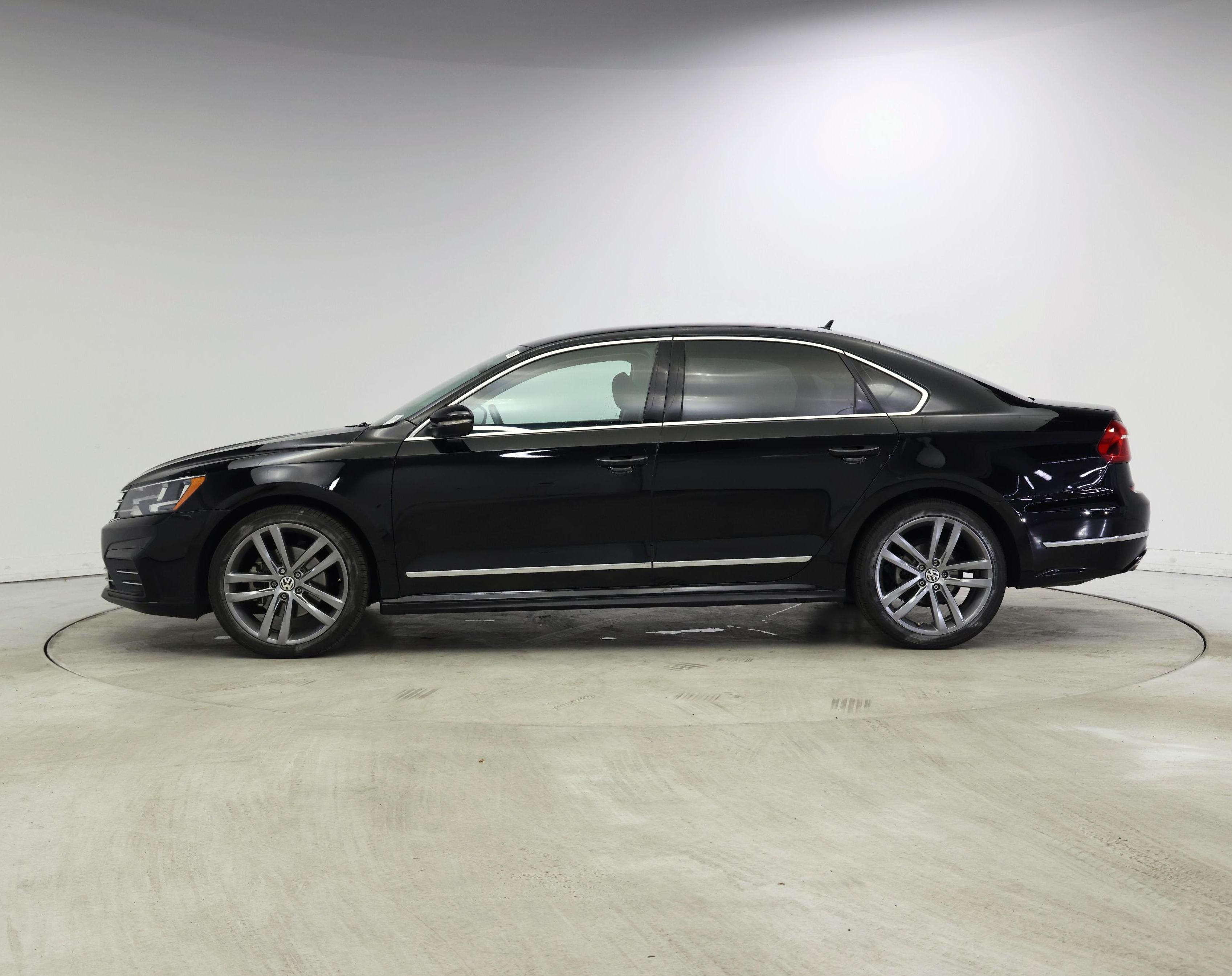 Thumbnail: 2016 Volkswagen Passat - 3