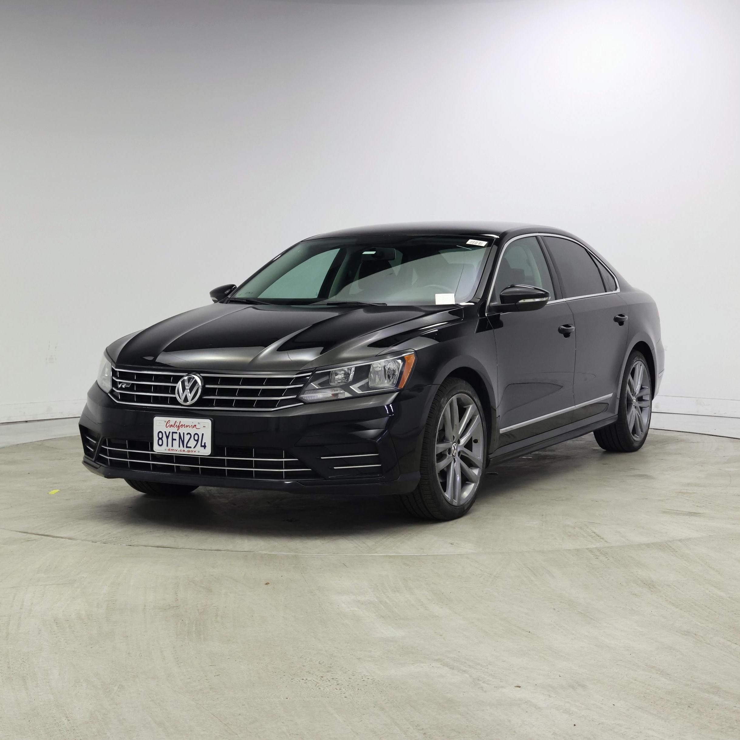 Thumbnail: 2016 Volkswagen Passat - 4