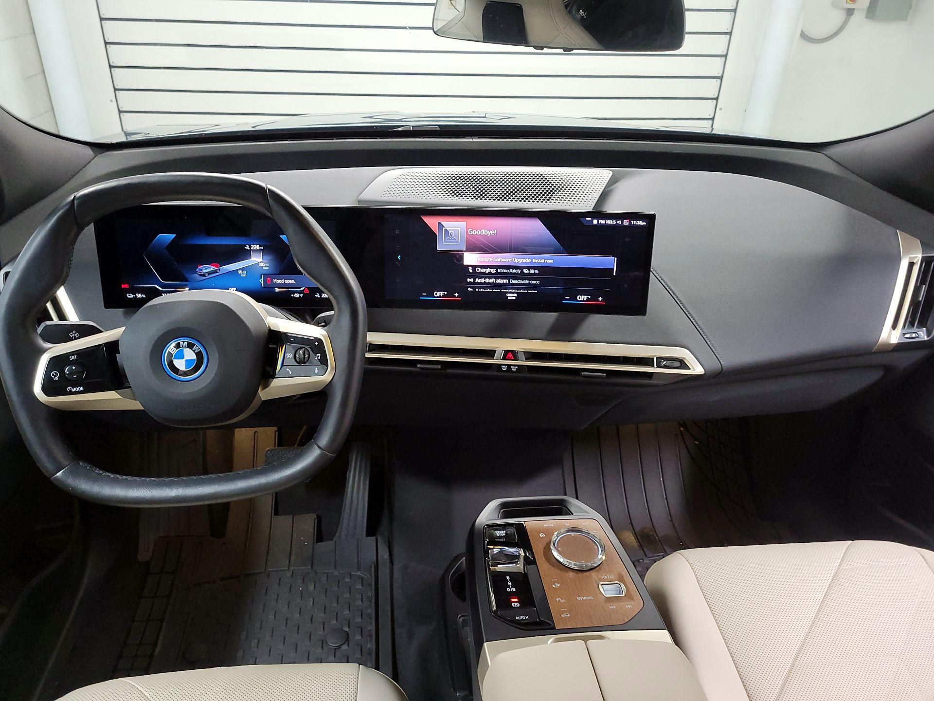 Thumbnail: 2023 BMW iX - 9