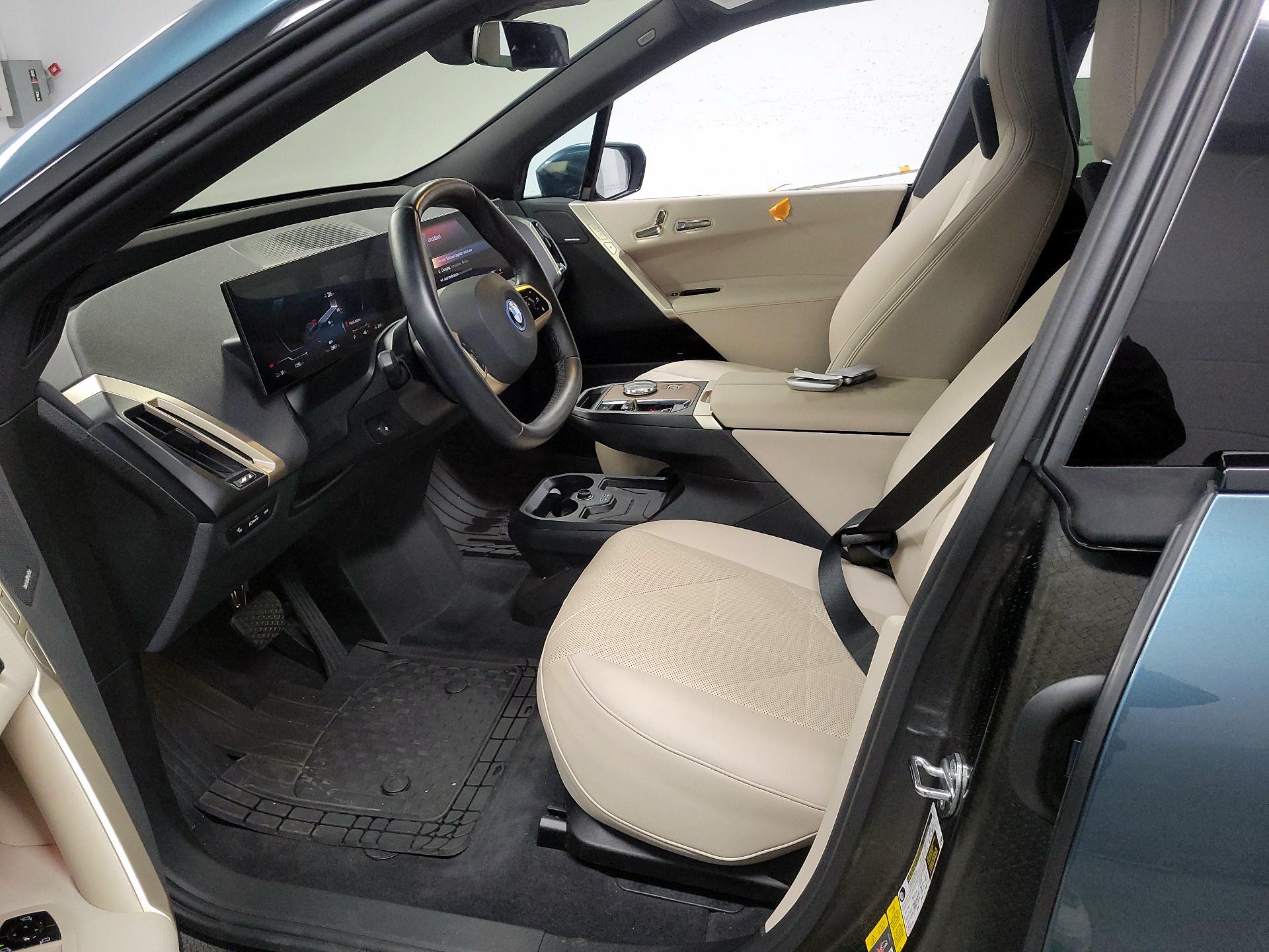 Thumbnail: 2023 BMW iX - 11