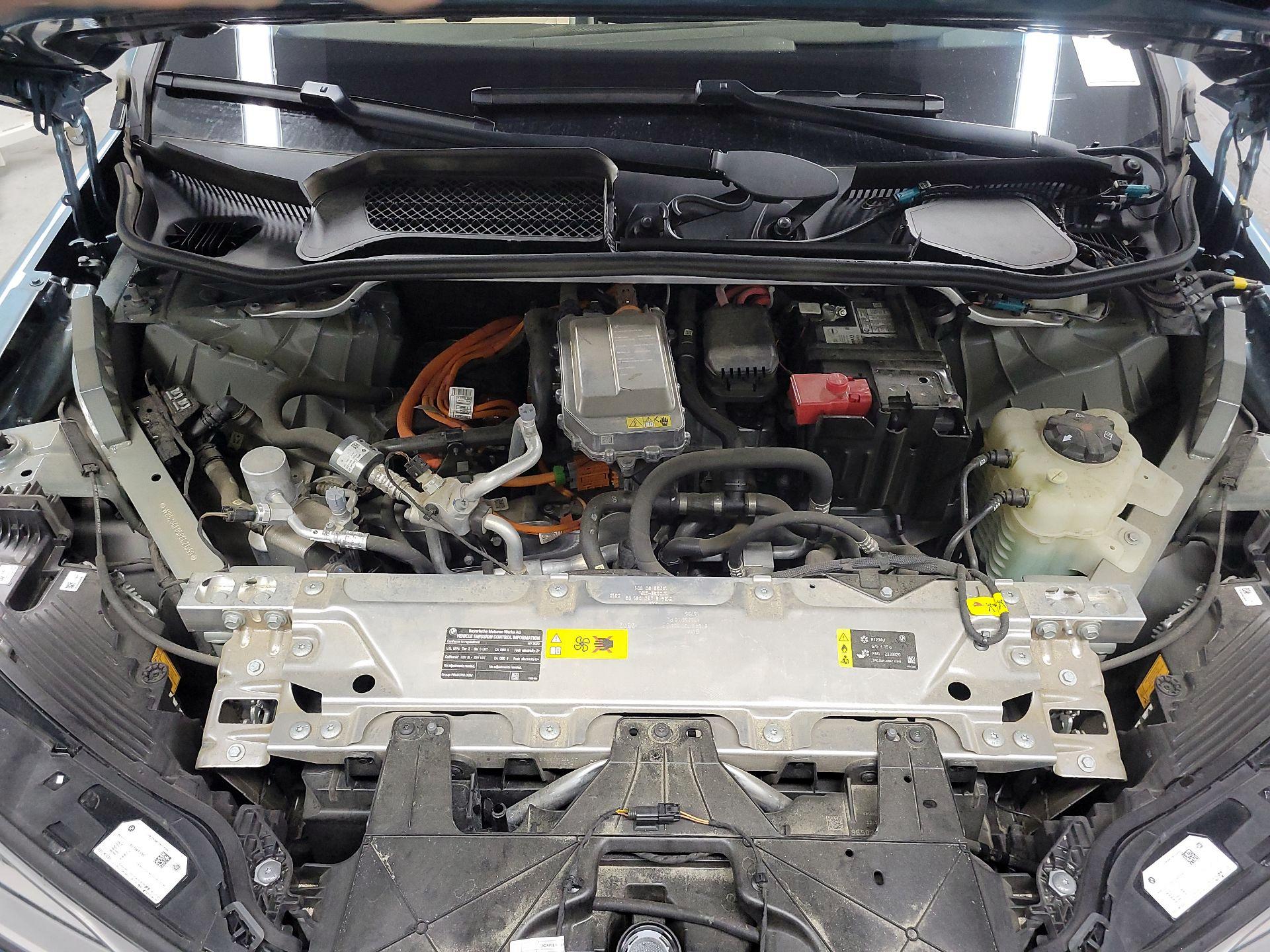 Thumbnail: 2023 BMW iX - 19