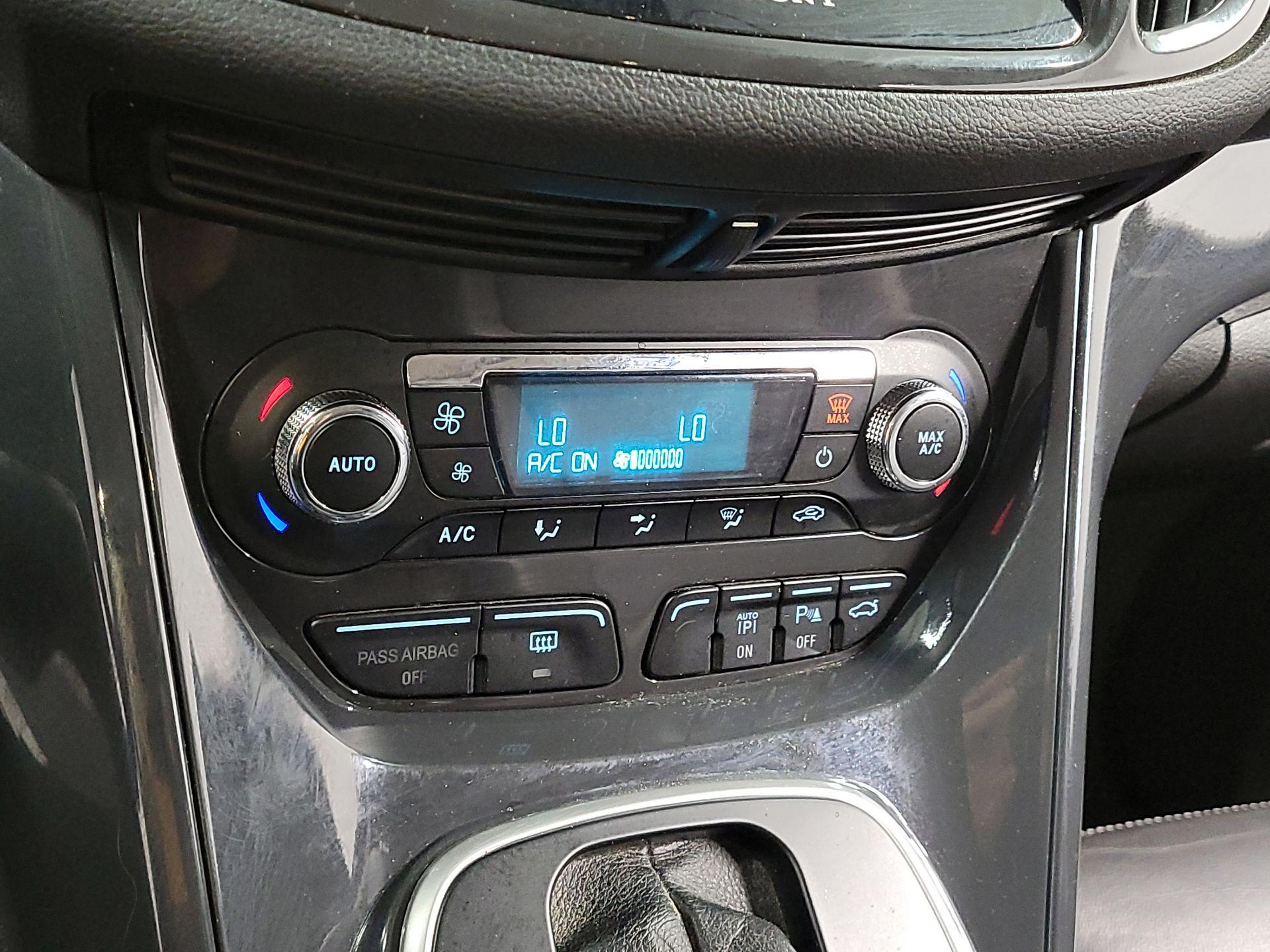 Thumbnail: 2014 Ford Escape - 15