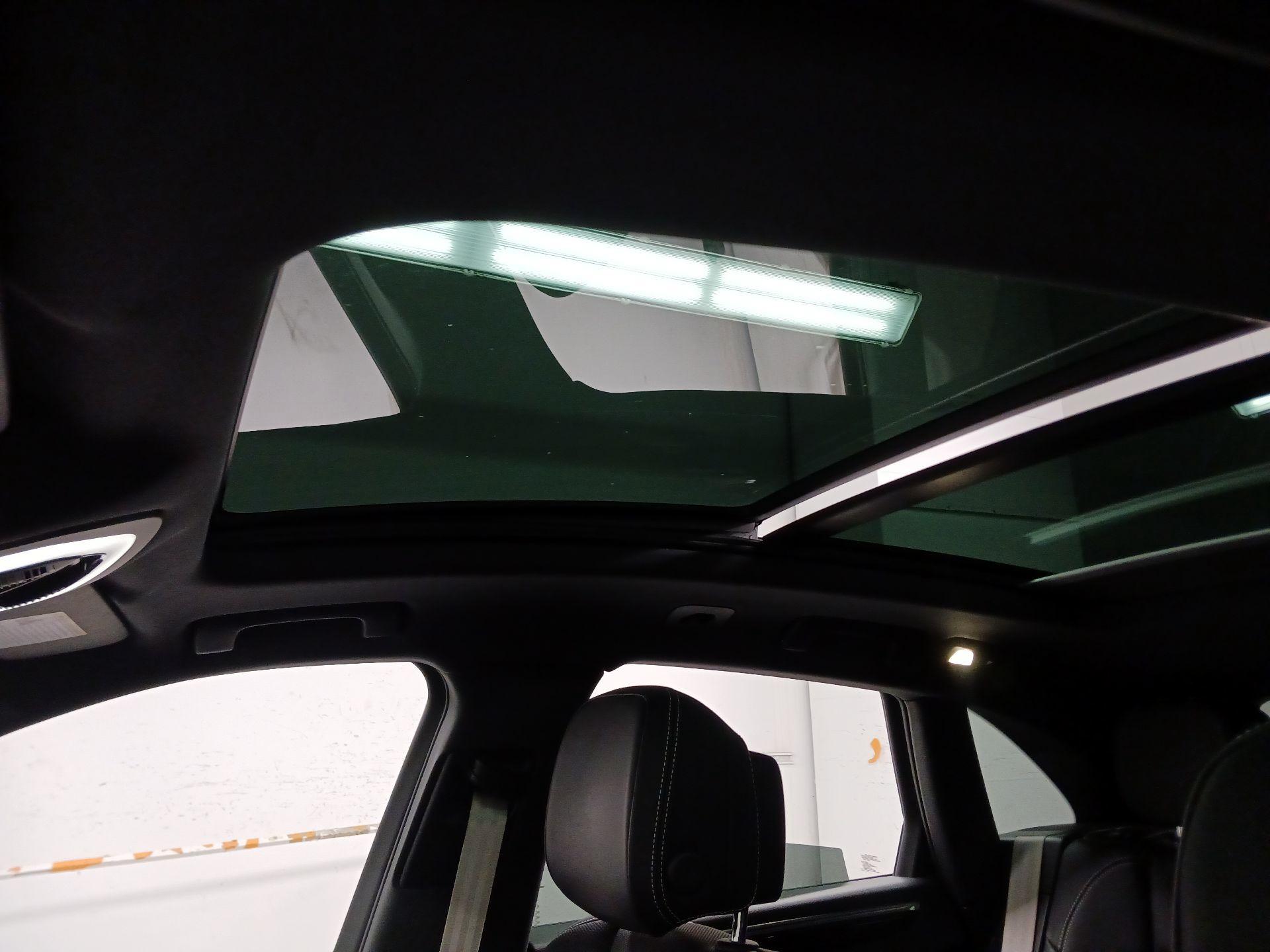 Thumbnail: 2022 Porsche Macan - 20