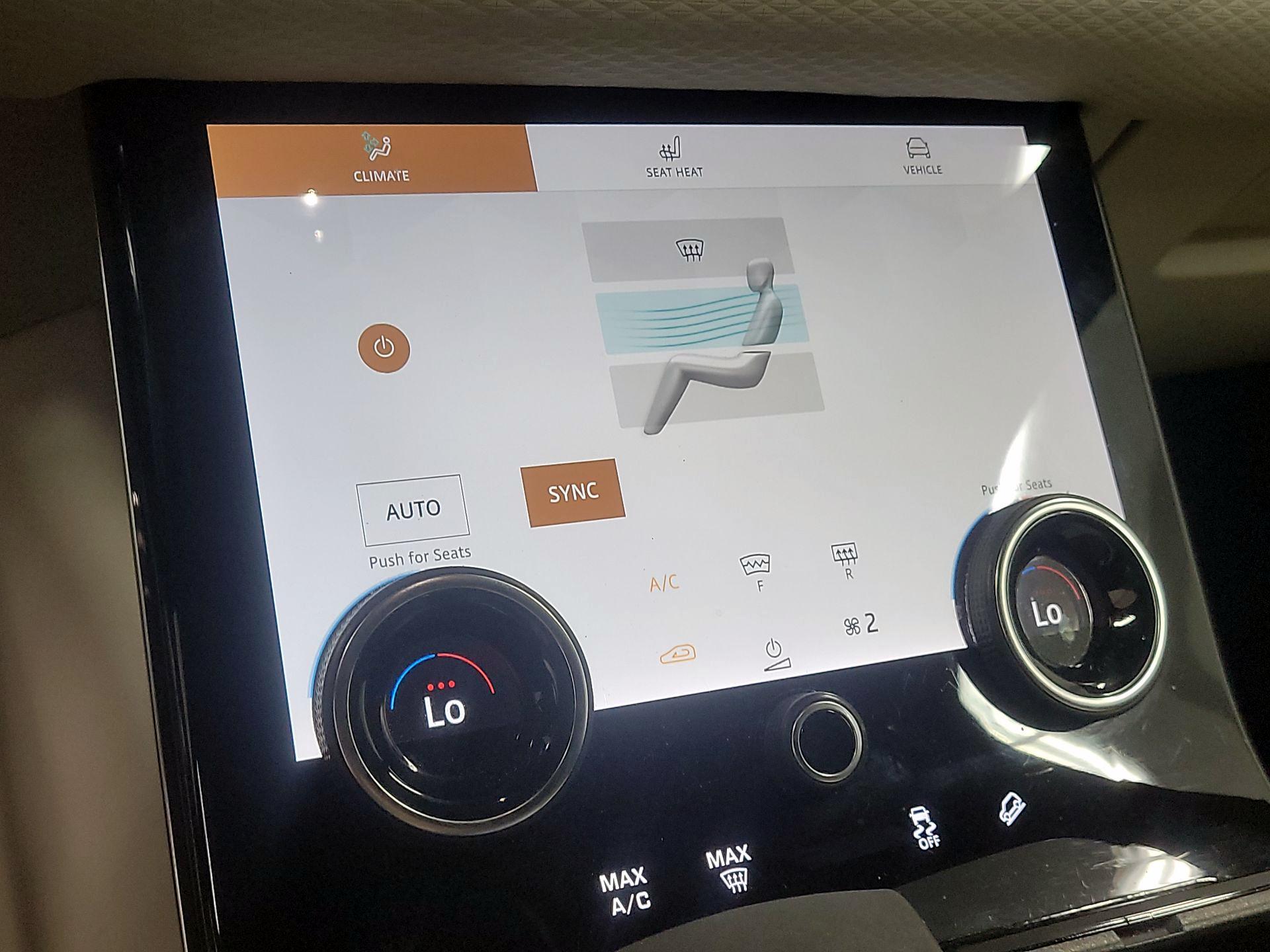 Thumbnail: 2022 Land Rover Range Rover Velar - 17