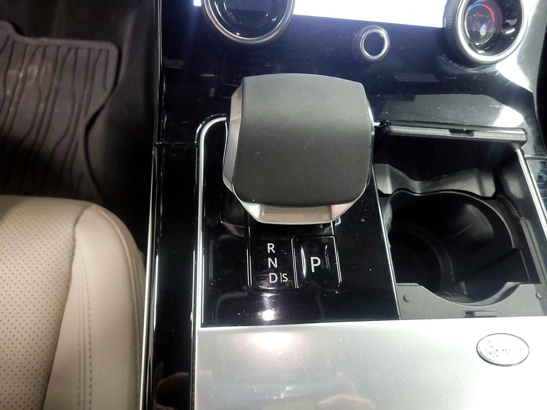 Thumbnail: 2022 Land Rover Range Rover Velar - 18