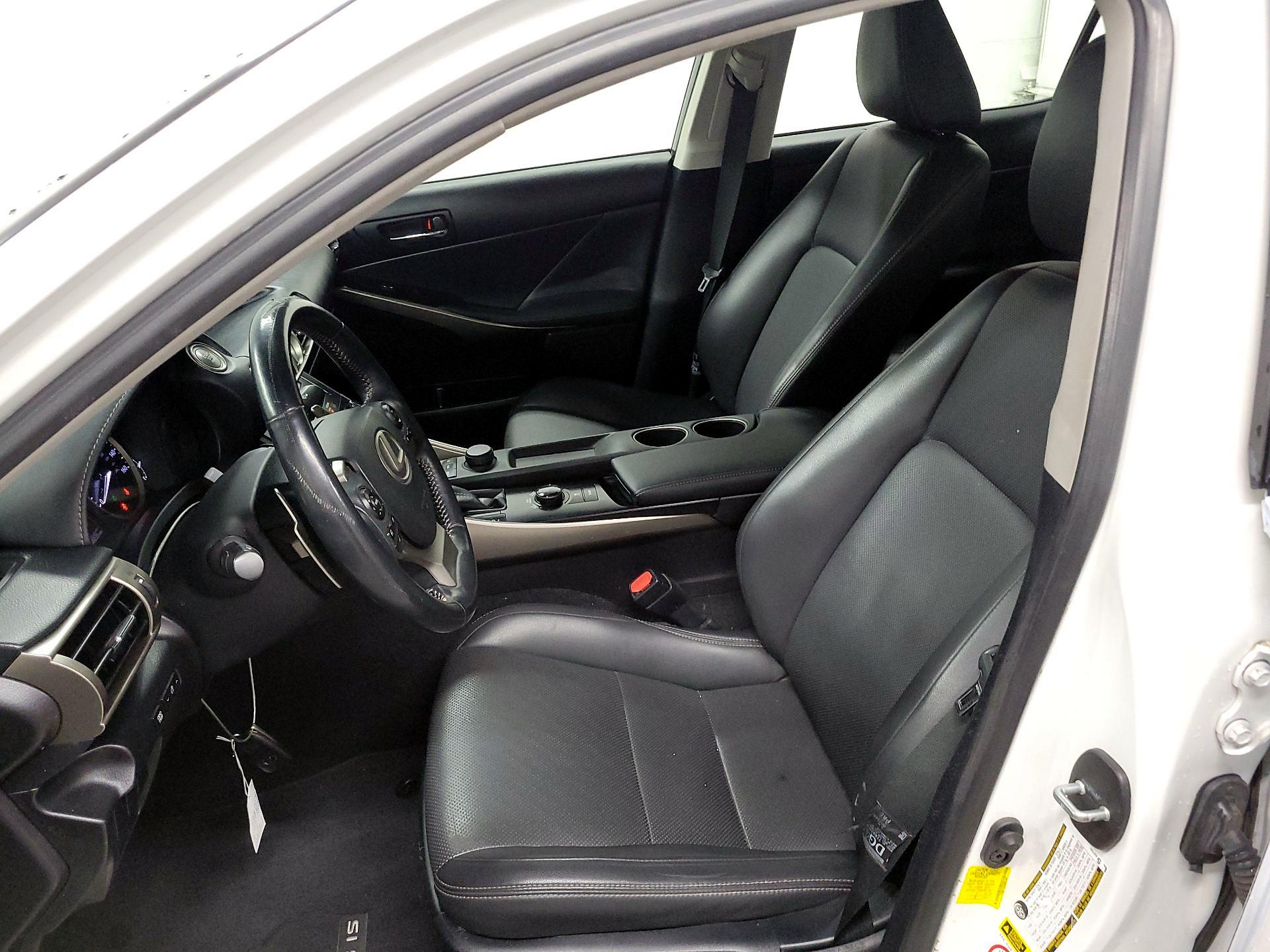 Thumbnail: 2014 Lexus IS - 9