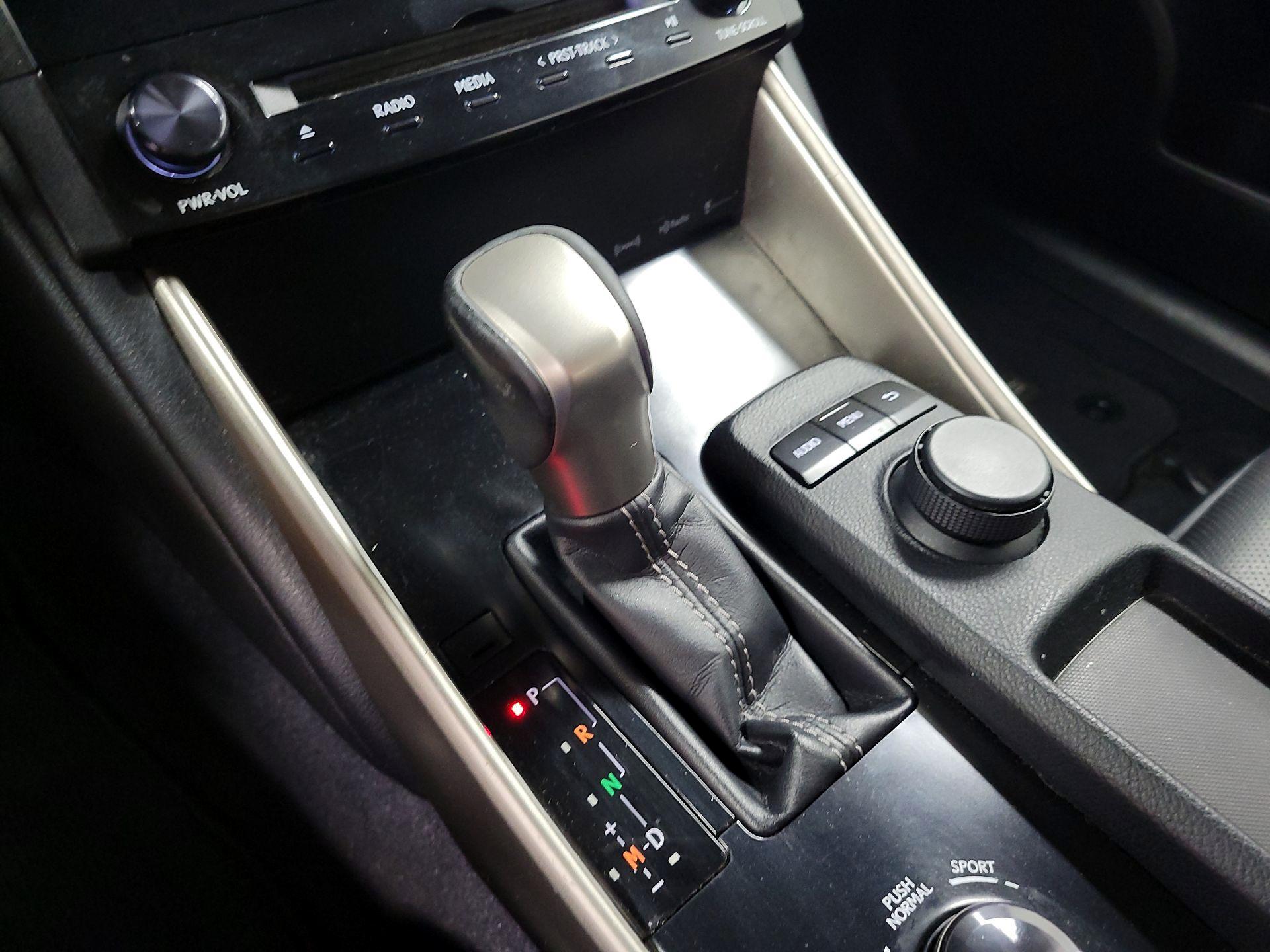 Thumbnail: 2014 Lexus IS - 13