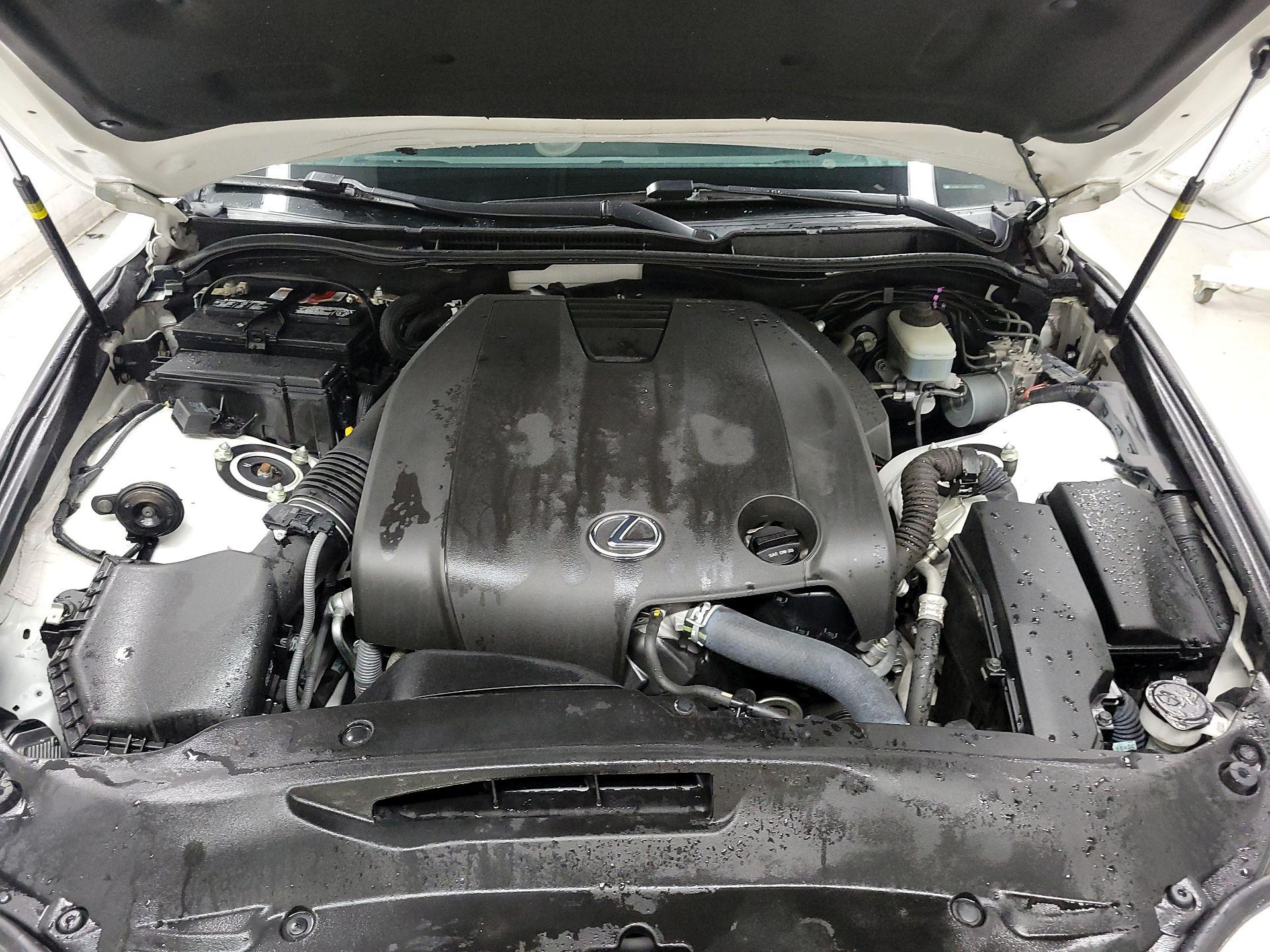 Thumbnail: 2014 Lexus IS - 15