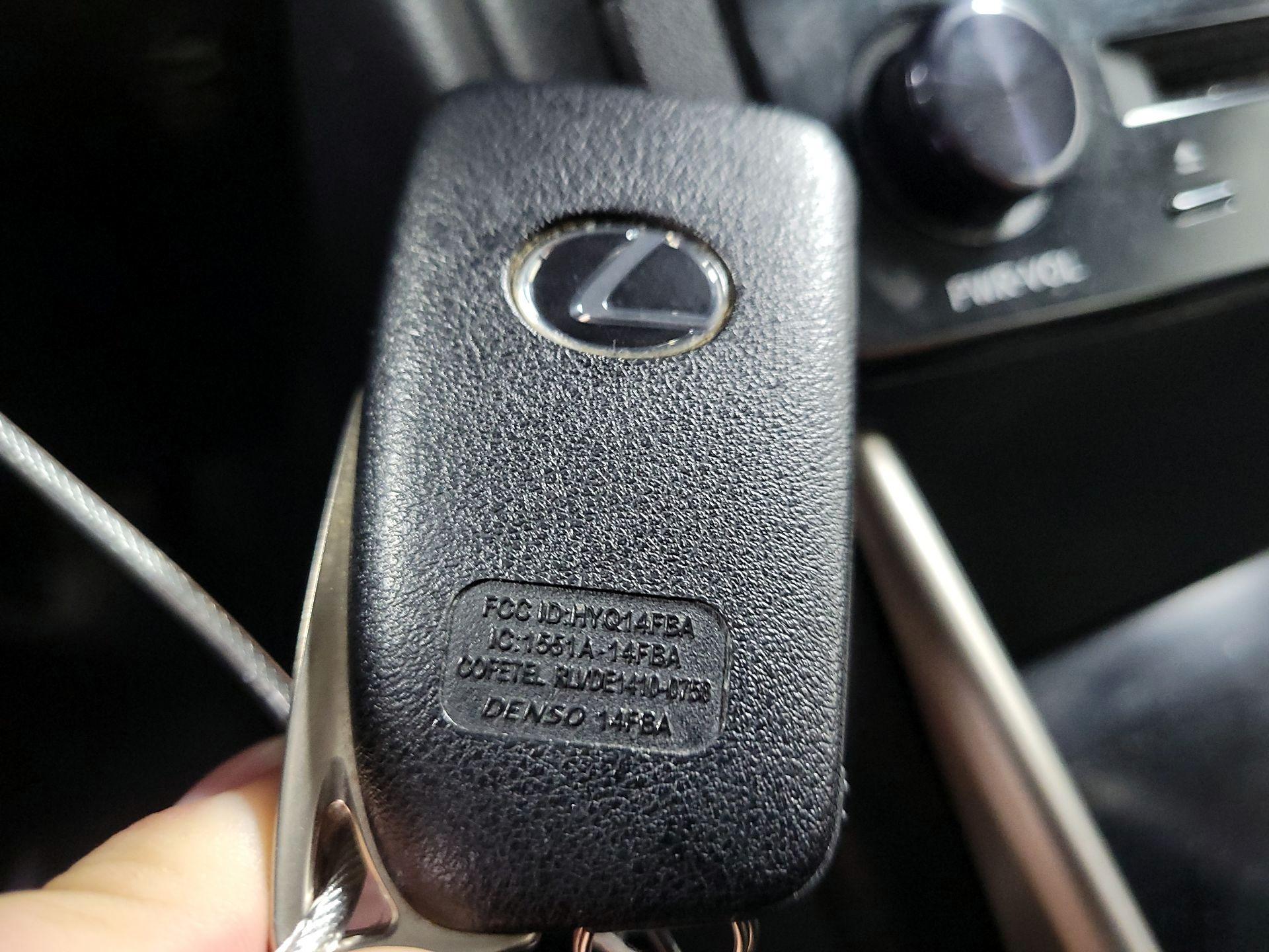 Thumbnail: 2014 Lexus IS - 16