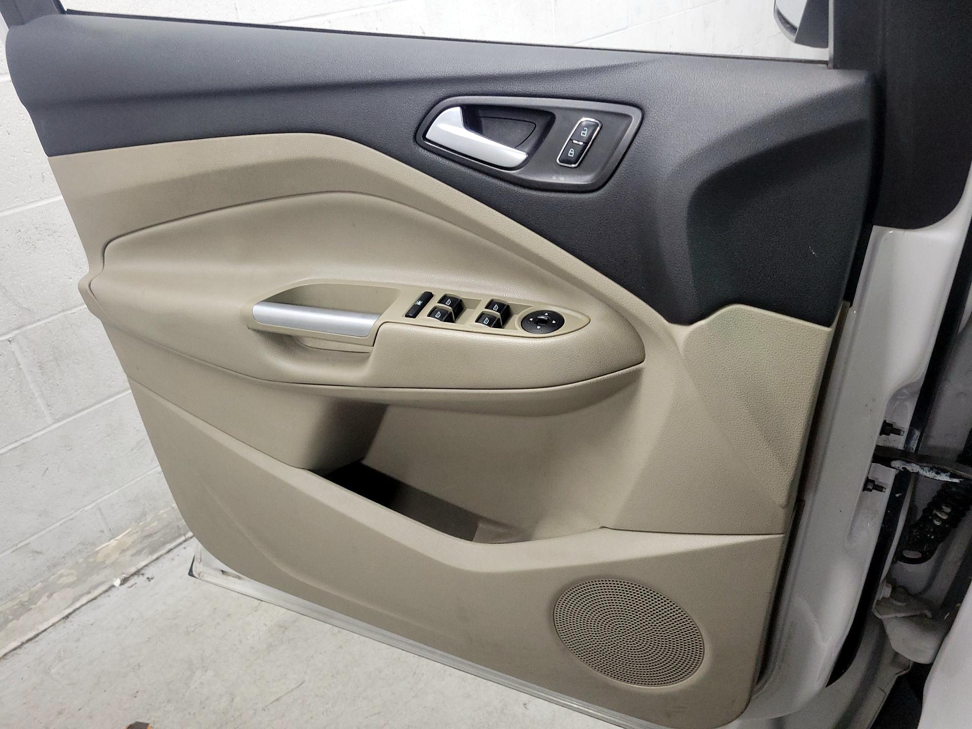 Thumbnail: 2016 Ford Escape - 10