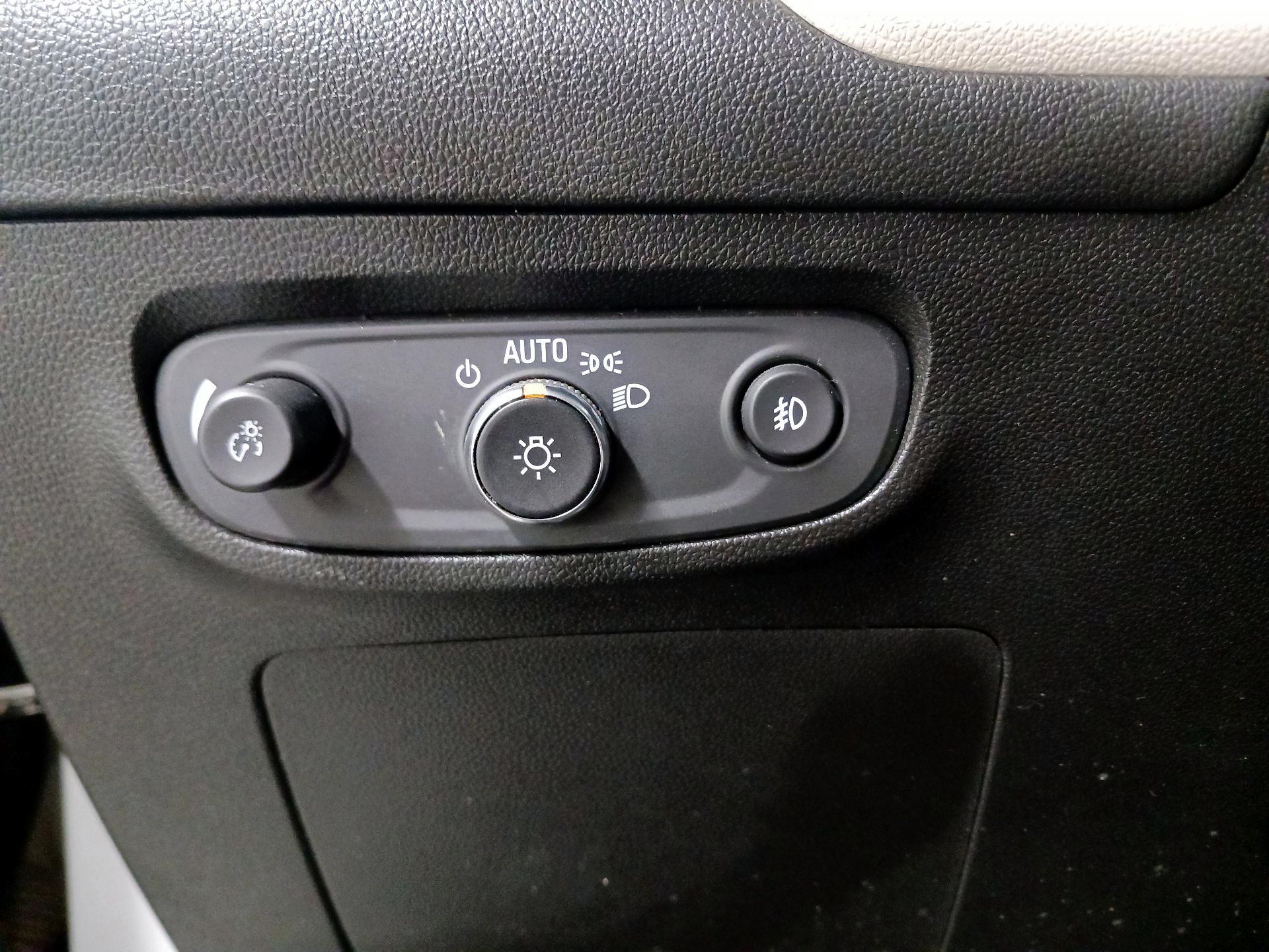 Thumbnail: 2020 Buick Encore GX - 13