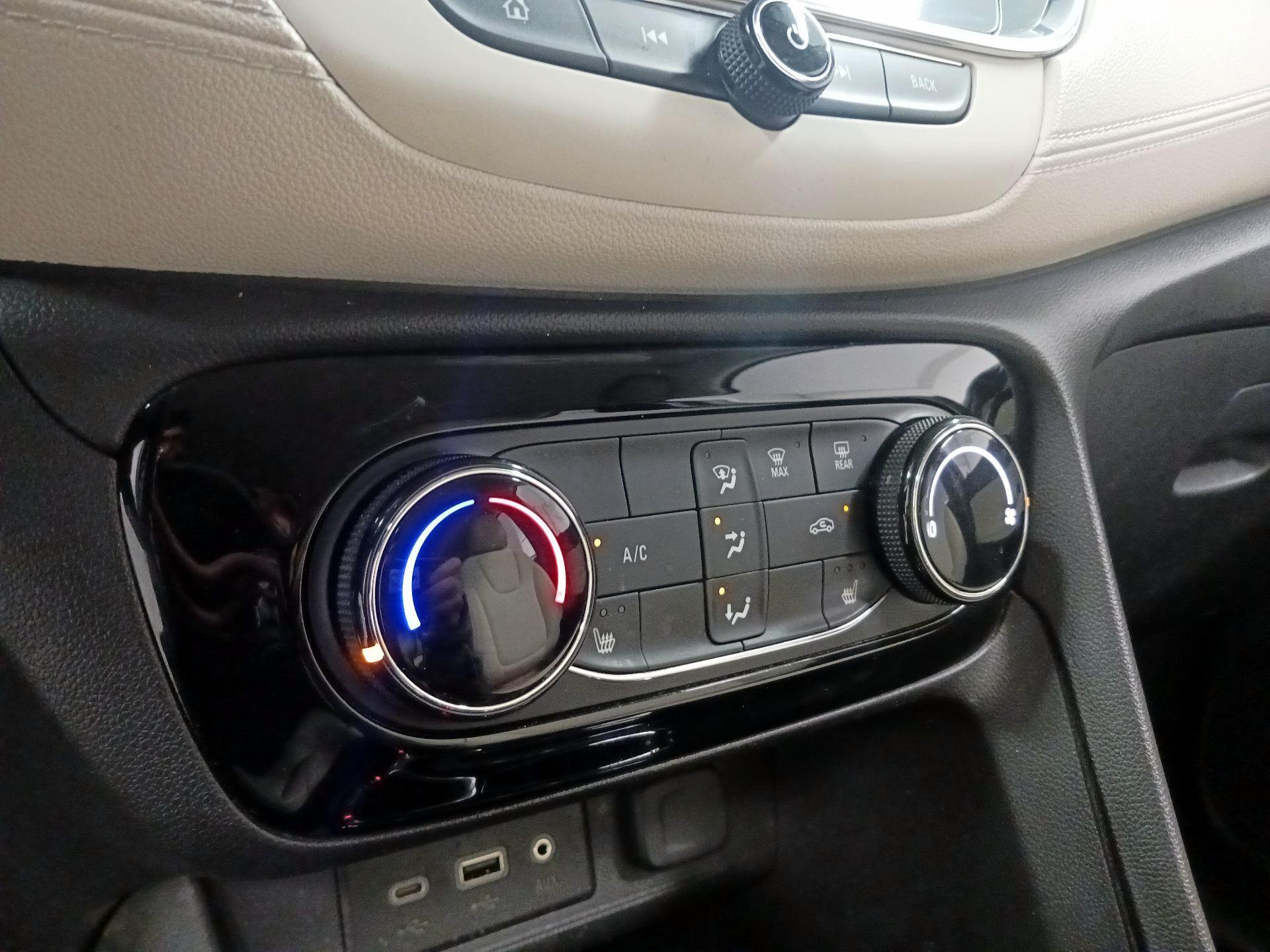 Thumbnail: 2020 Buick Encore GX - 16