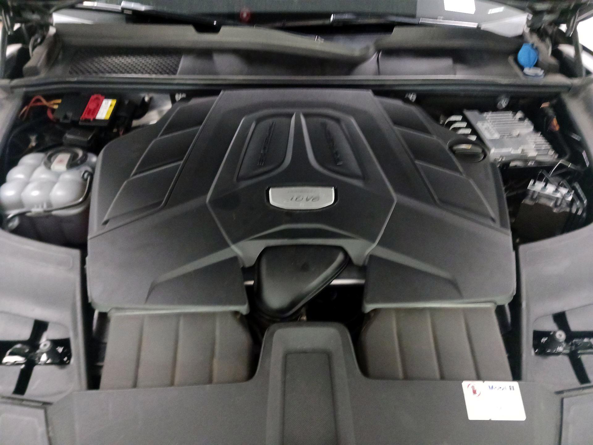 Thumbnail: 2019 Porsche Cayenne - 17