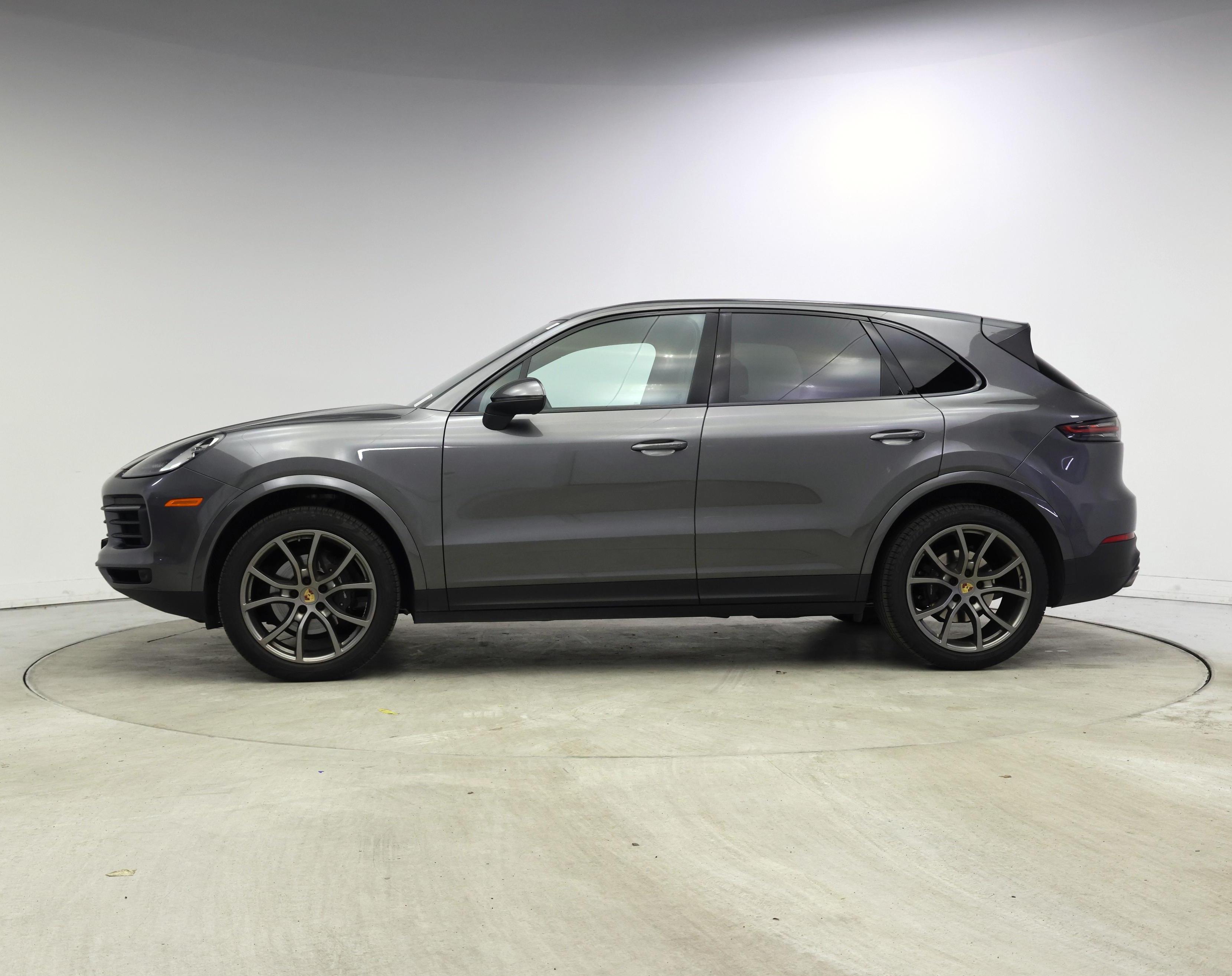 Thumbnail: 2019 Porsche Cayenne - 3