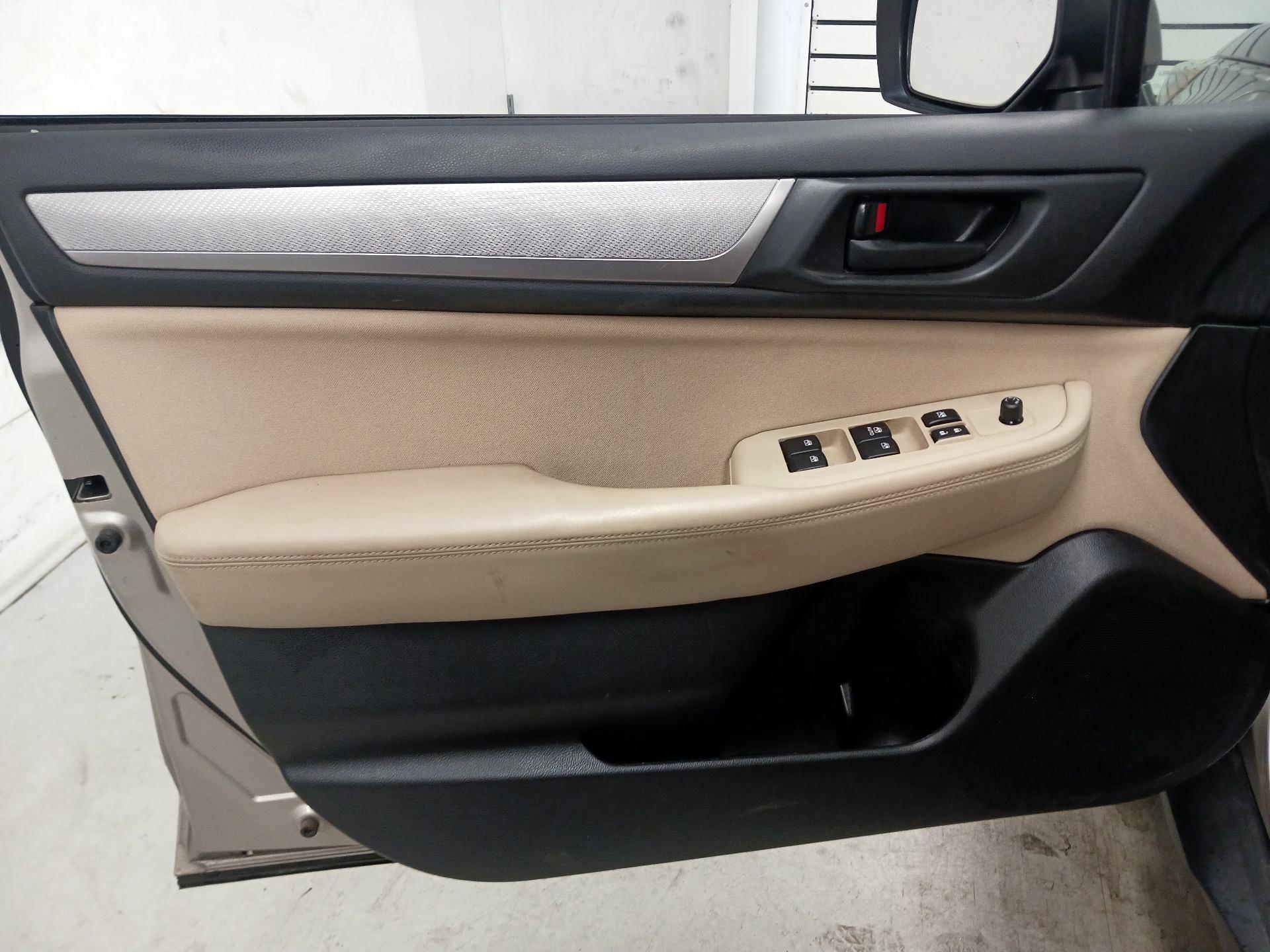 Thumbnail: 2016 Subaru Outback - 12