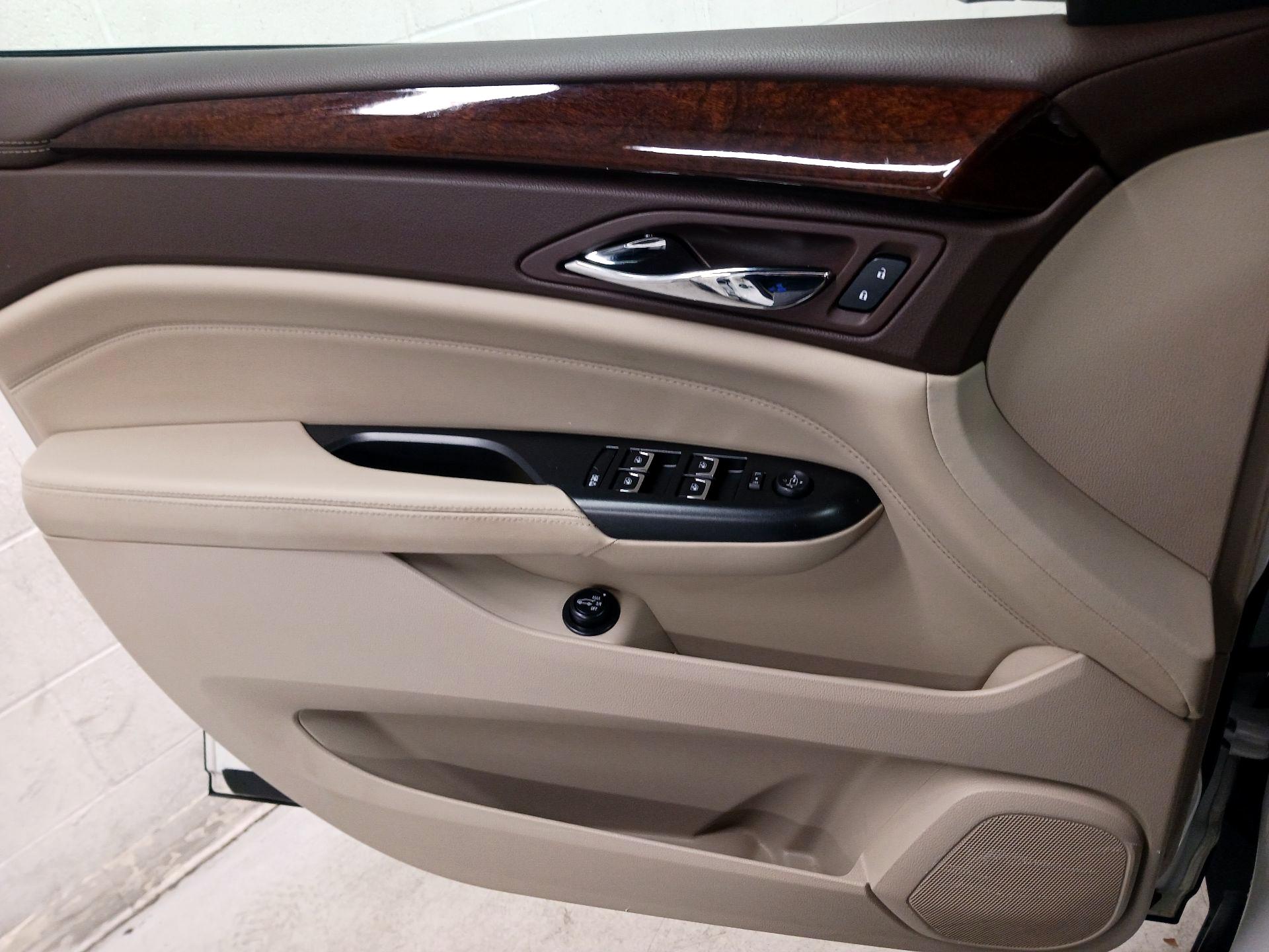 Thumbnail: 2016 Cadillac SRX - 12