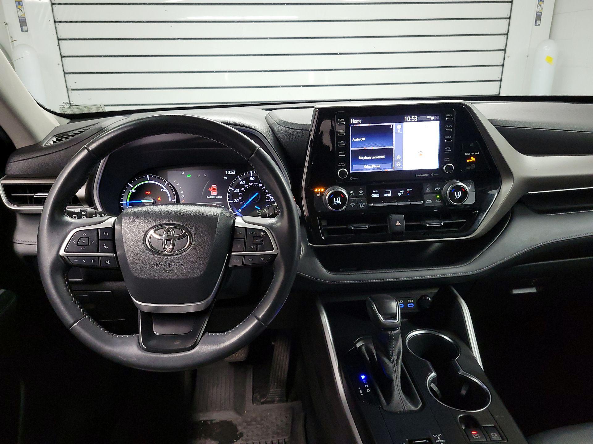 Thumbnail: 2022 Toyota Highlander - 9