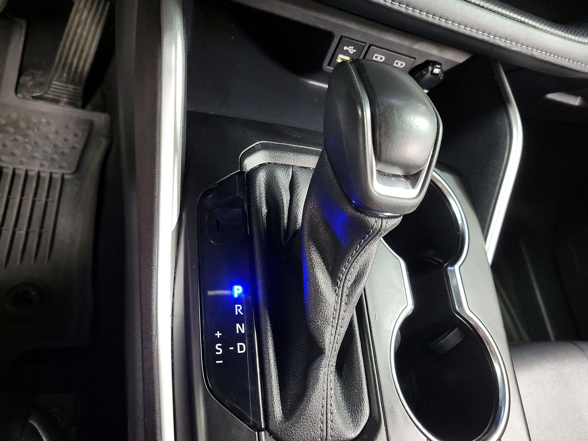 Thumbnail: 2022 Toyota Highlander - 16