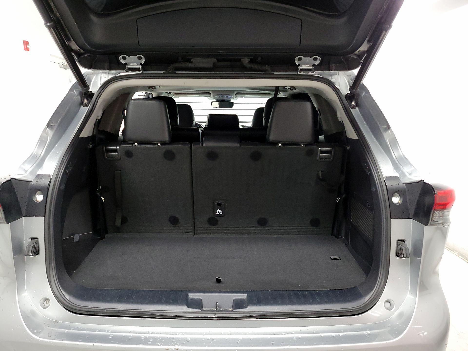 Thumbnail: 2022 Toyota Highlander - 18