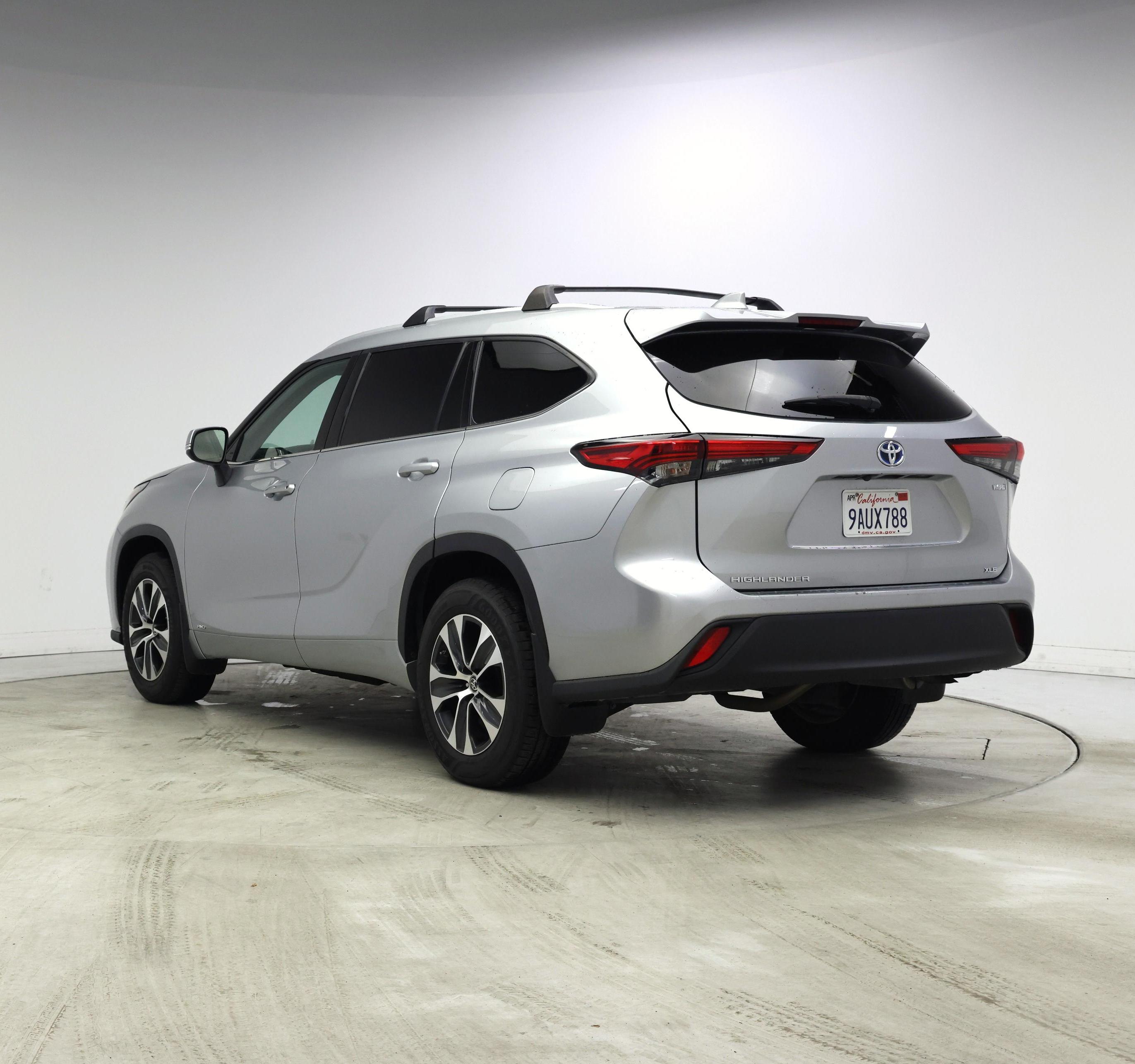 Thumbnail: 2022 Toyota Highlander - 2