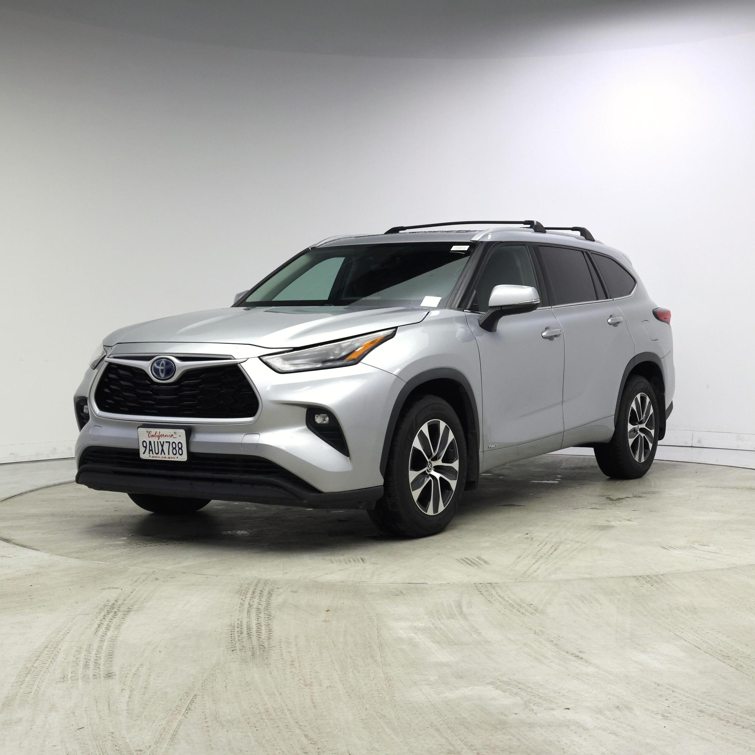 Thumbnail: 2022 Toyota Highlander - 4