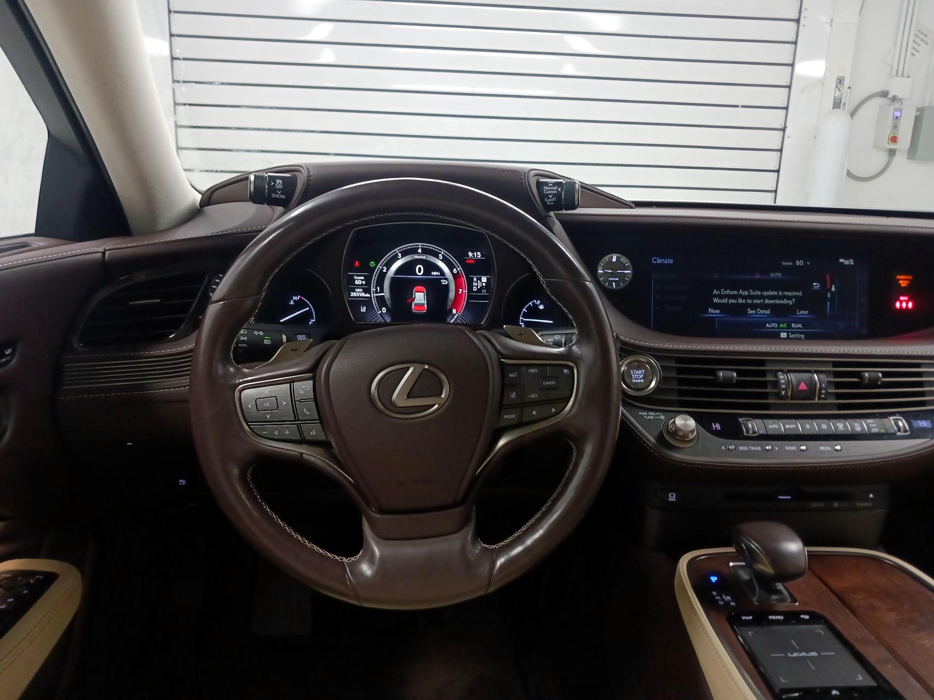 Thumbnail: 2019 Lexus LS - 10