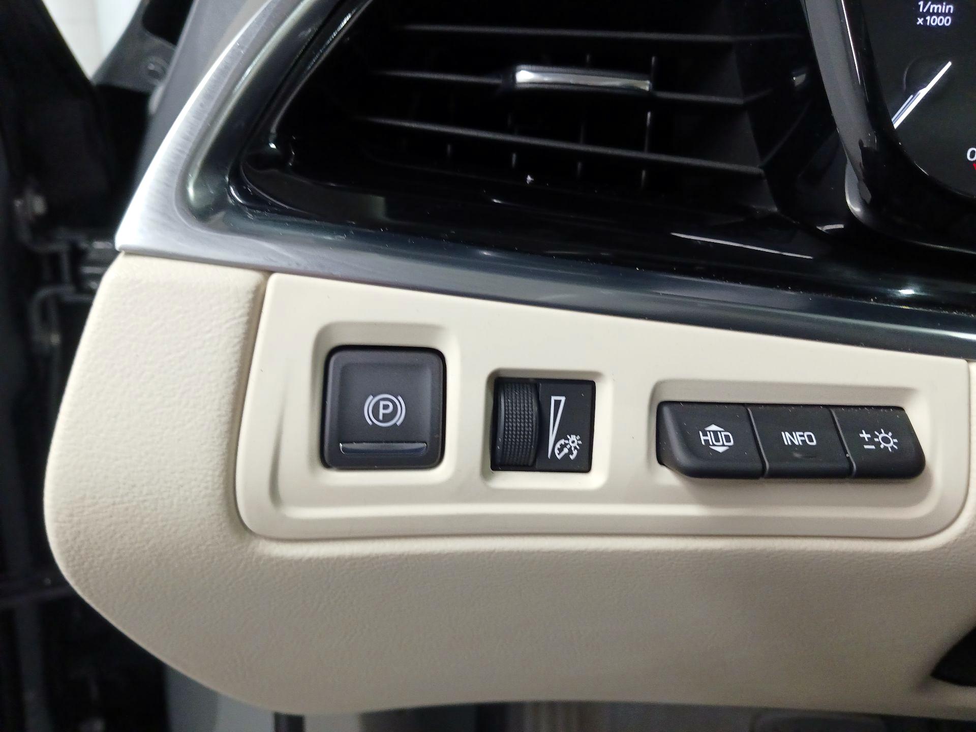 Thumbnail: 2023 Cadillac XT6 - 13