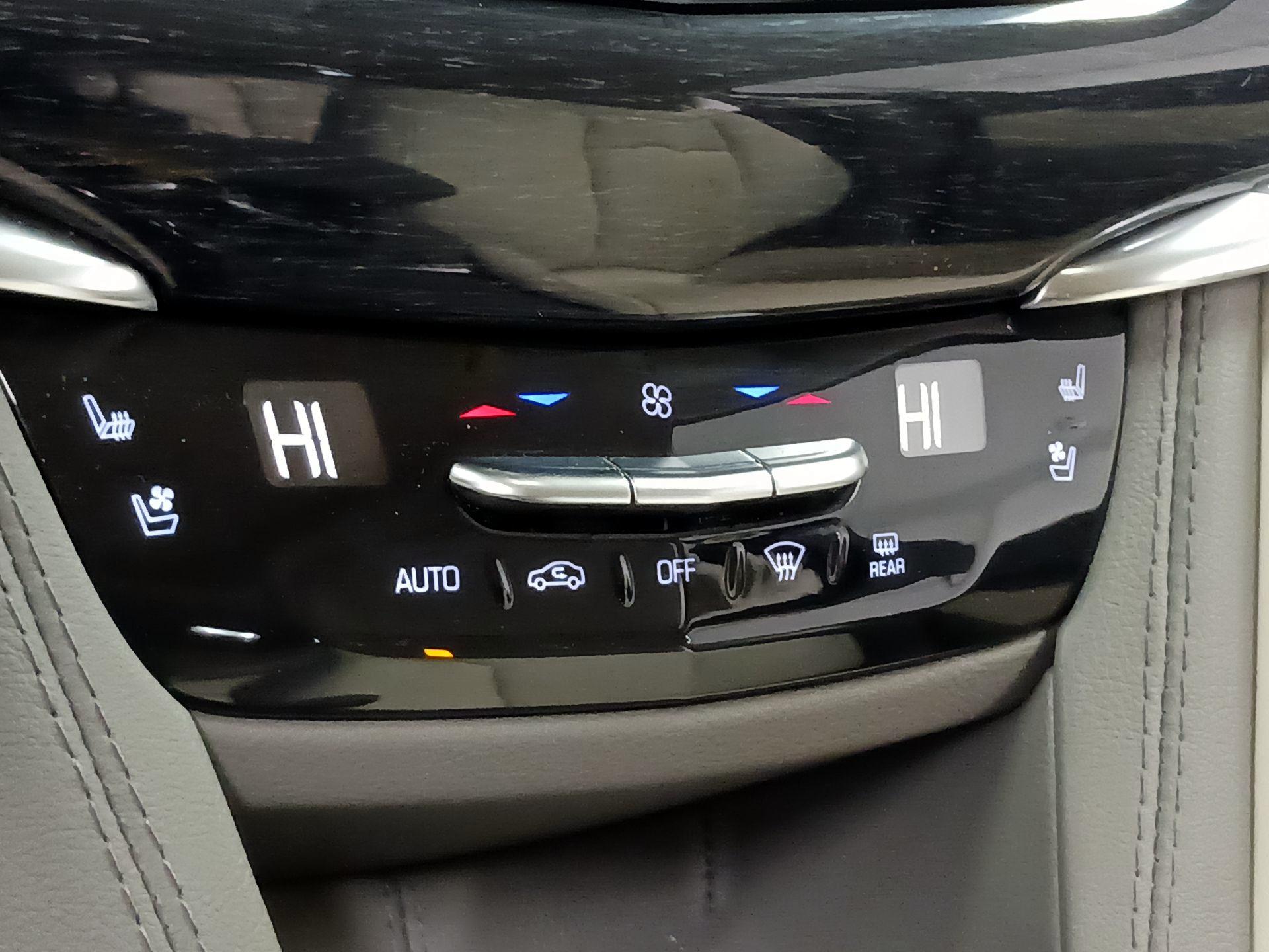 Thumbnail: 2023 Cadillac XT6 - 16