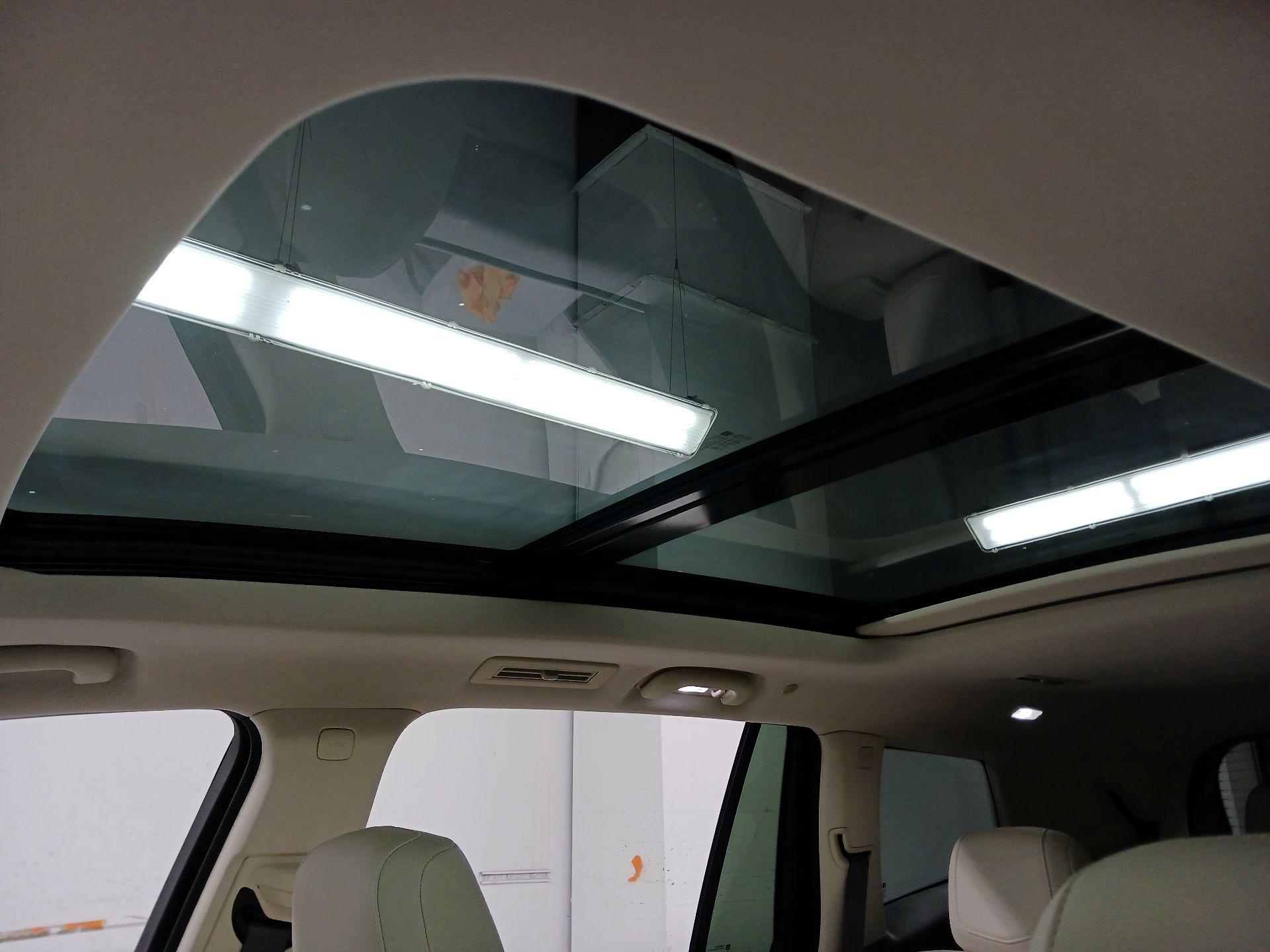 Thumbnail: 2023 Cadillac XT6 - 19