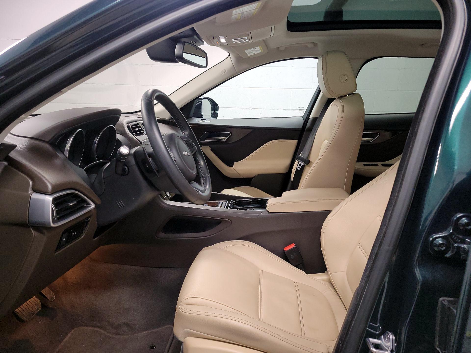 Thumbnail: 2017 Jaguar F-Pace - 11