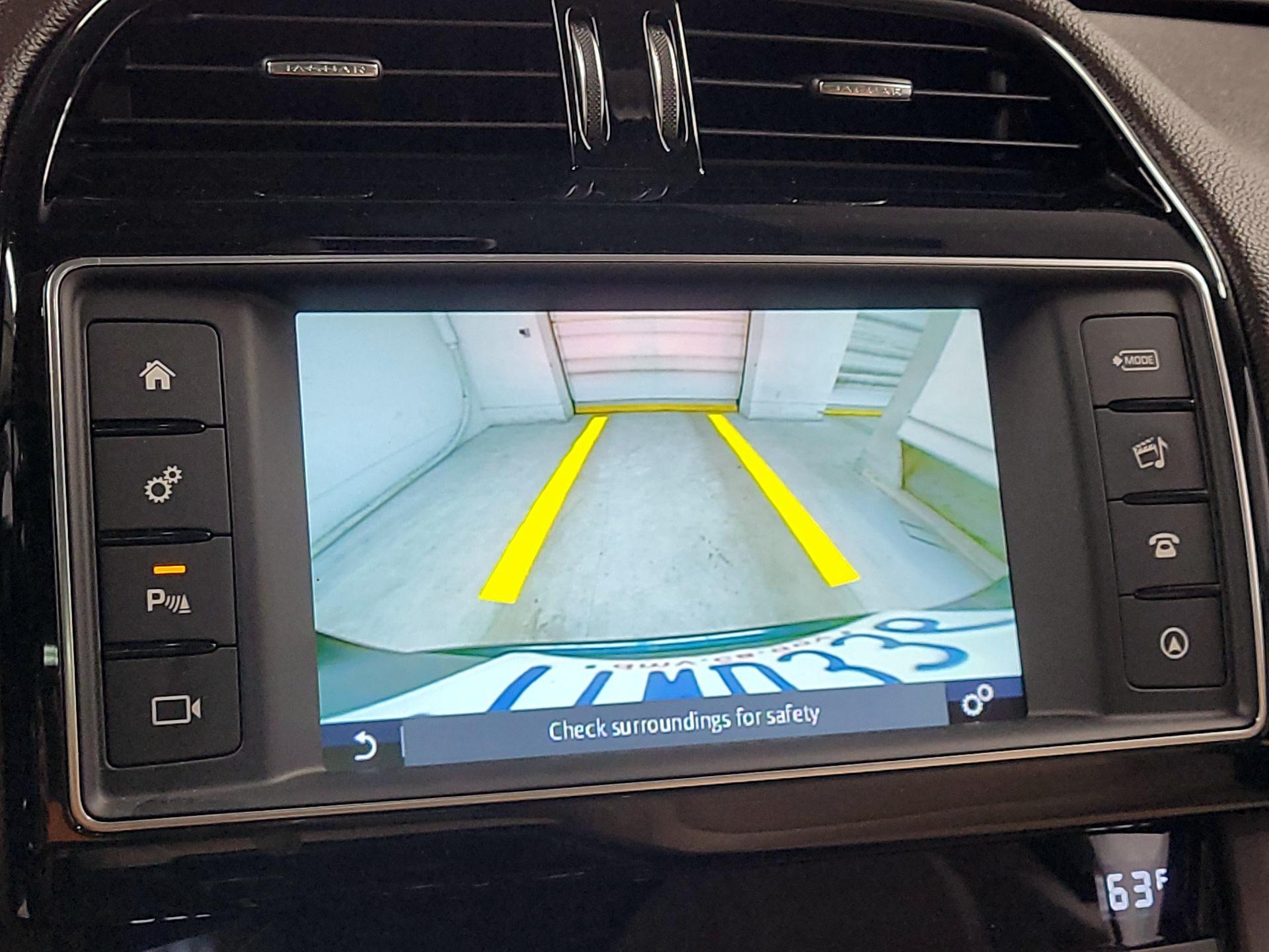 Thumbnail: 2017 Jaguar F-Pace - 13